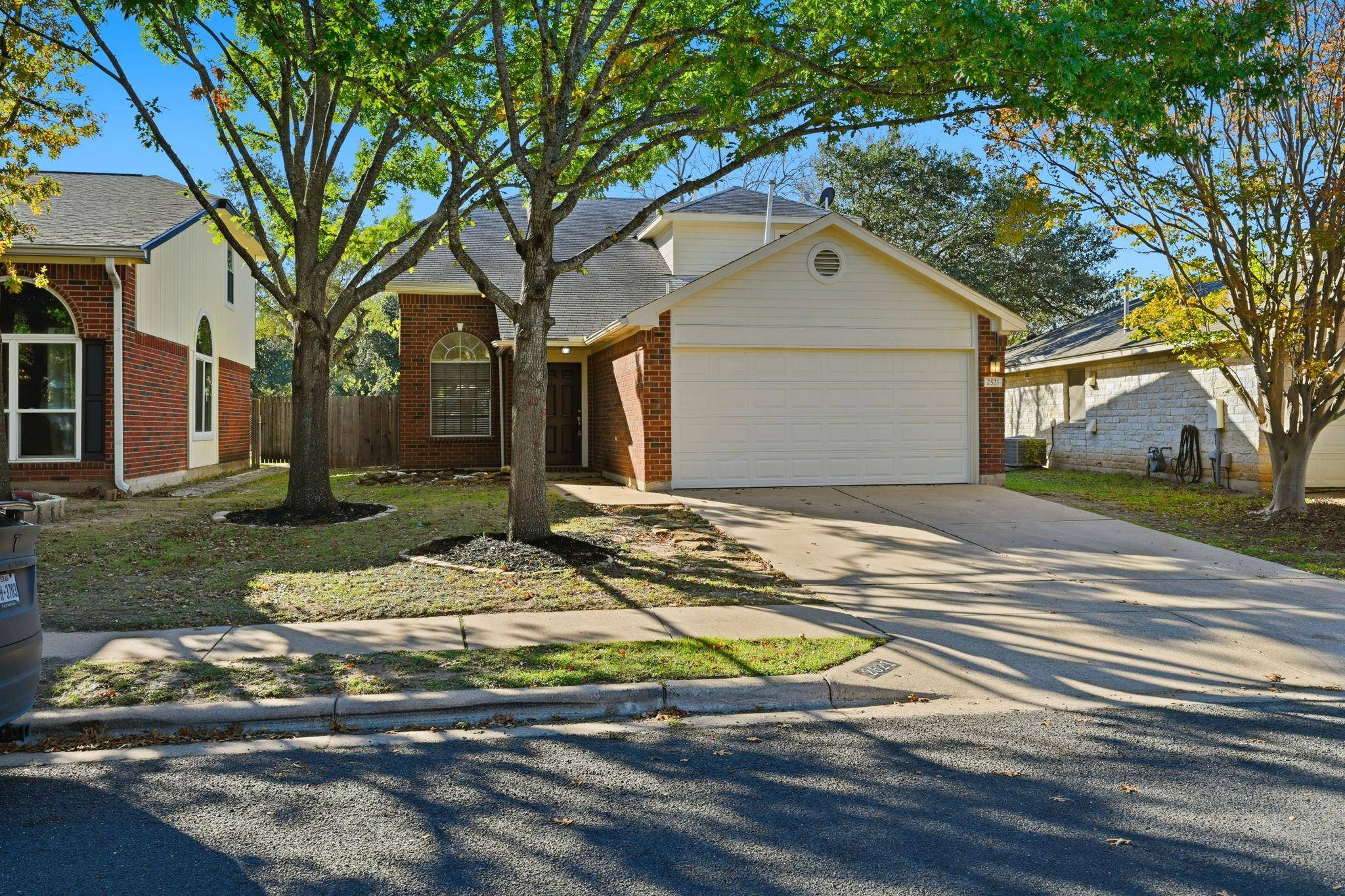 2521 Claudia DR, Leander, TX 78641