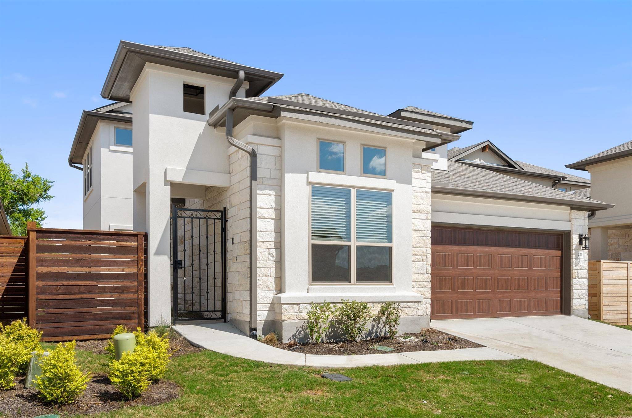 221 Skyflower DR, Georgetown, TX 78628