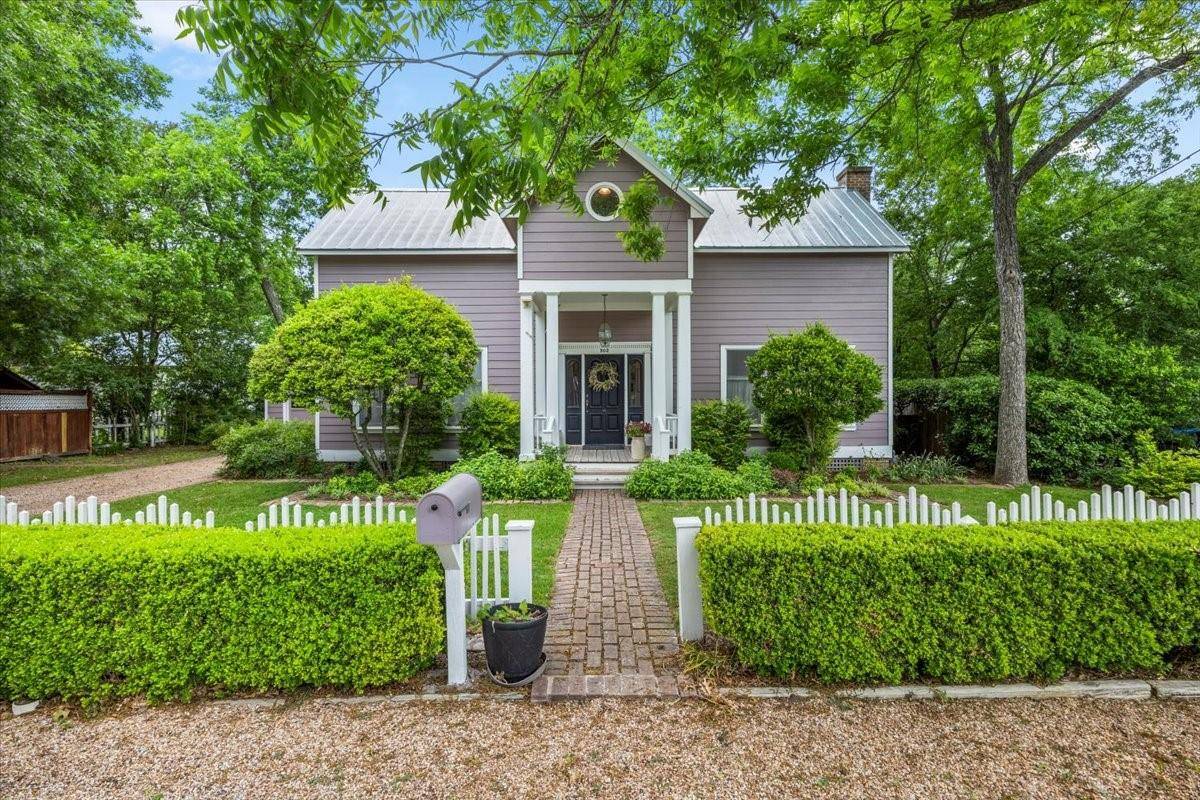 902 Austin ST, Bastrop, TX 78602