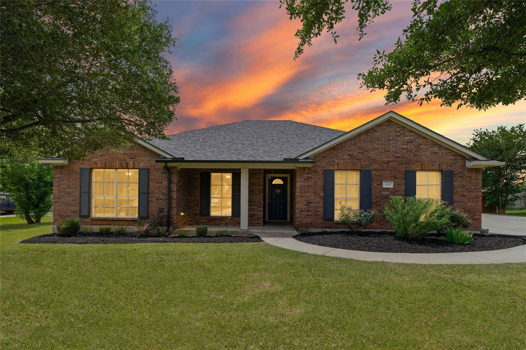408 Rio Grande Ave, Hutto, TX 78634