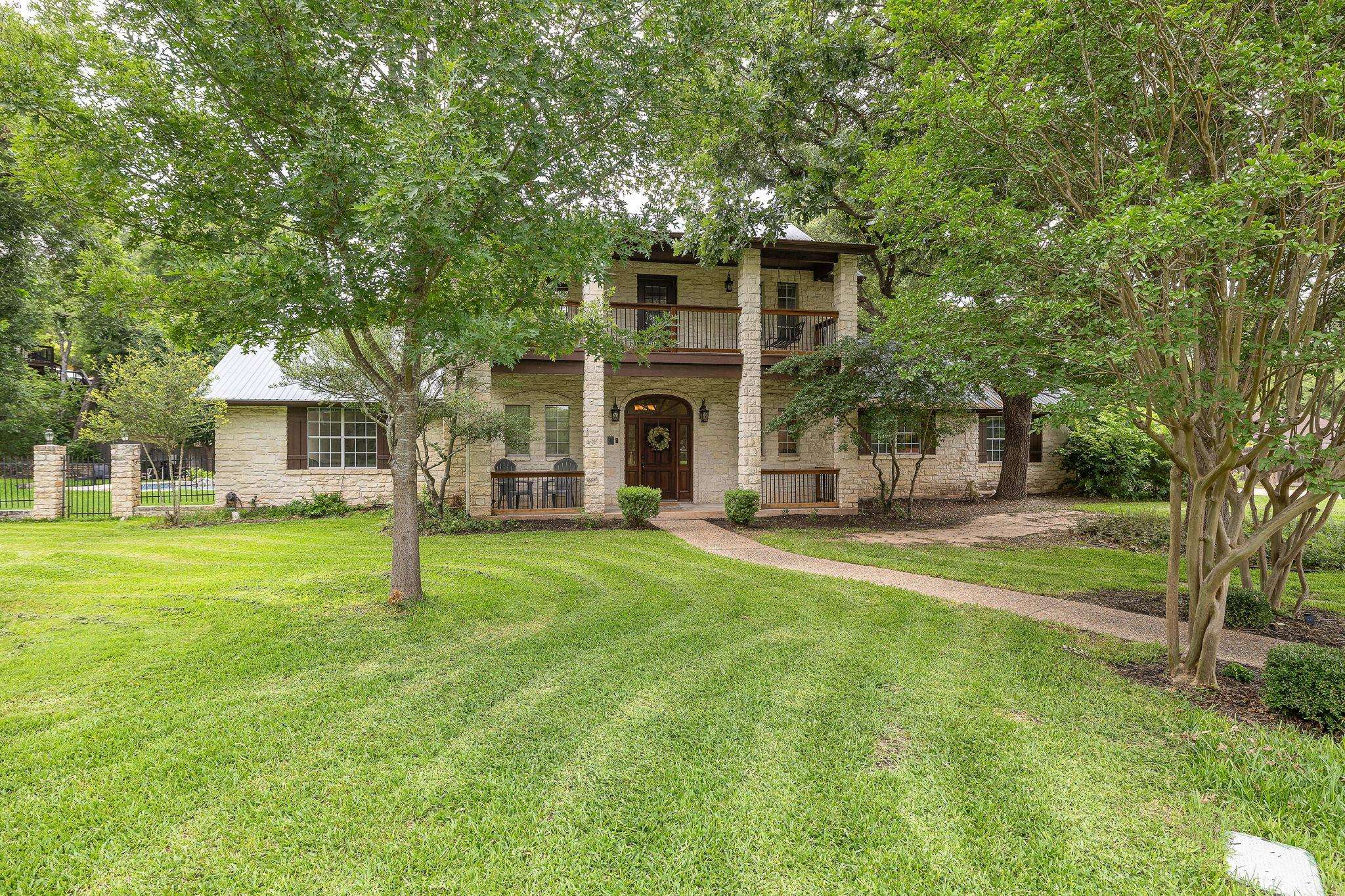 3 Hillview DR, Round Rock, TX 78664
