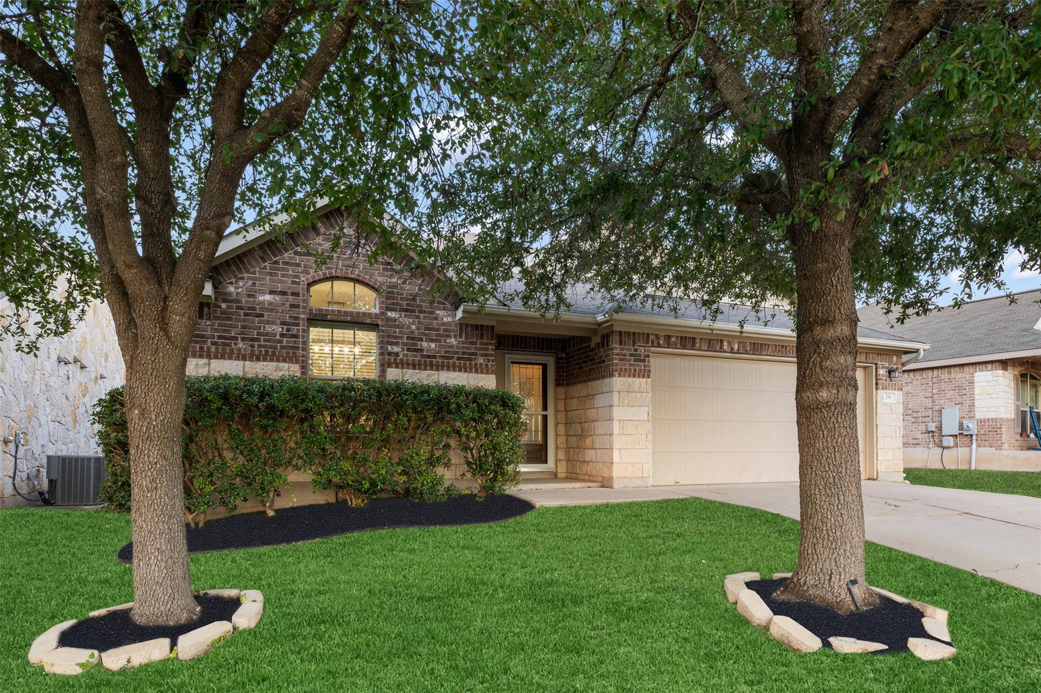 216 Drystone TRL, Liberty Hill, TX 78642