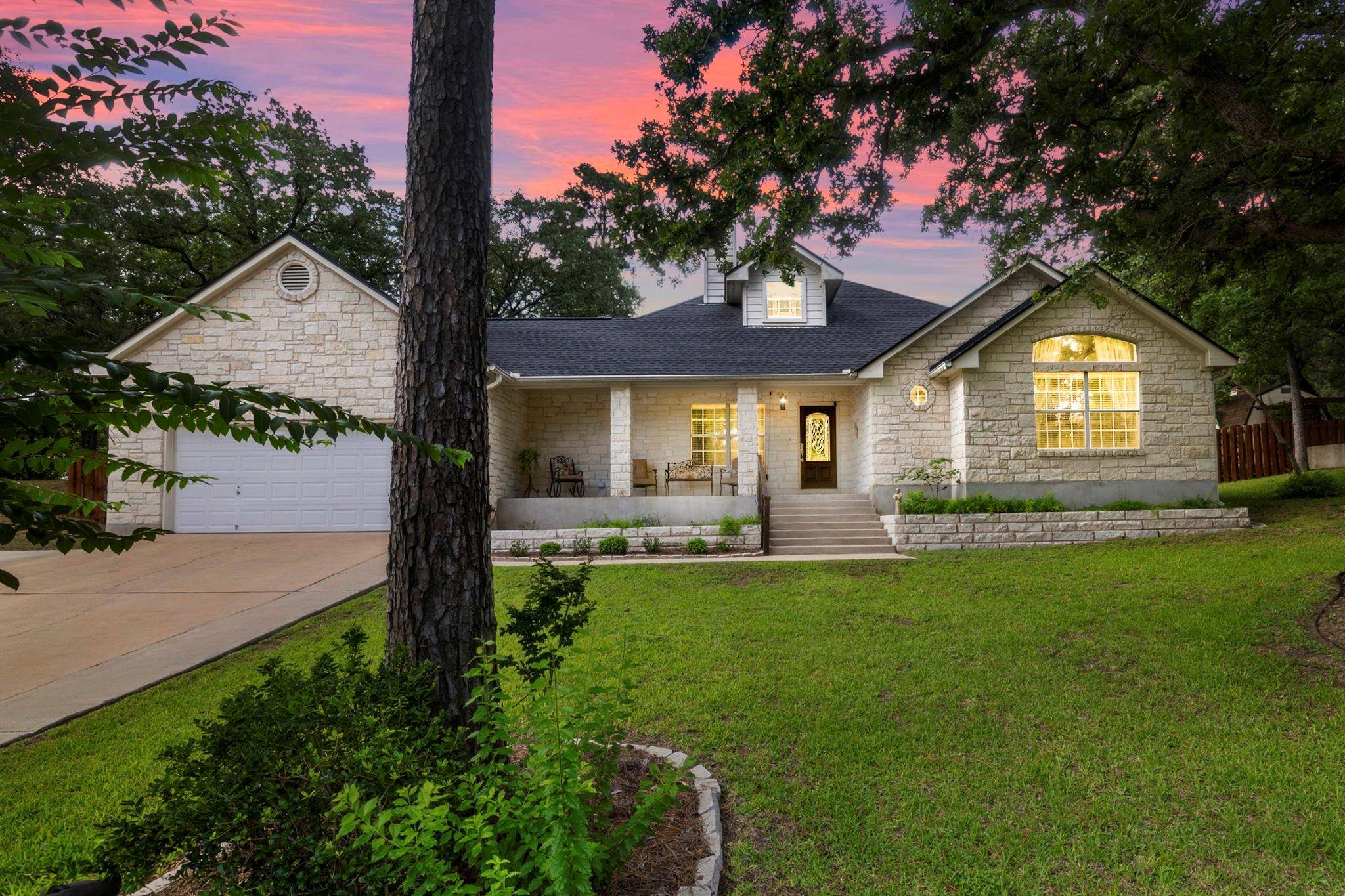 297 Kaanapali LN, Bastrop, TX 78602