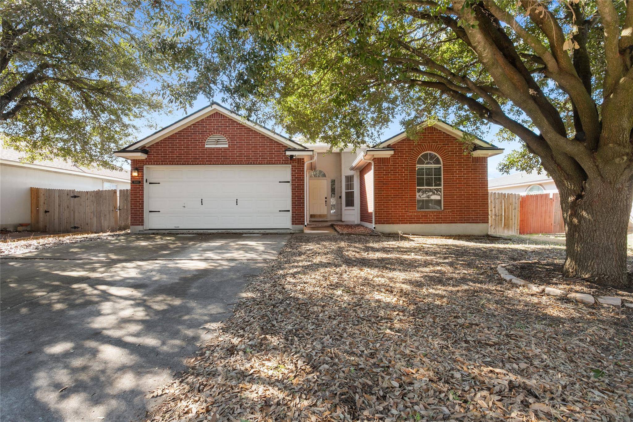 5003 Daymon CT, Hutto, TX 78634