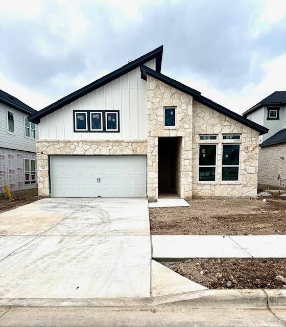 1242 N Roger Hanks PKWY, Dripping Springs, TX 78620