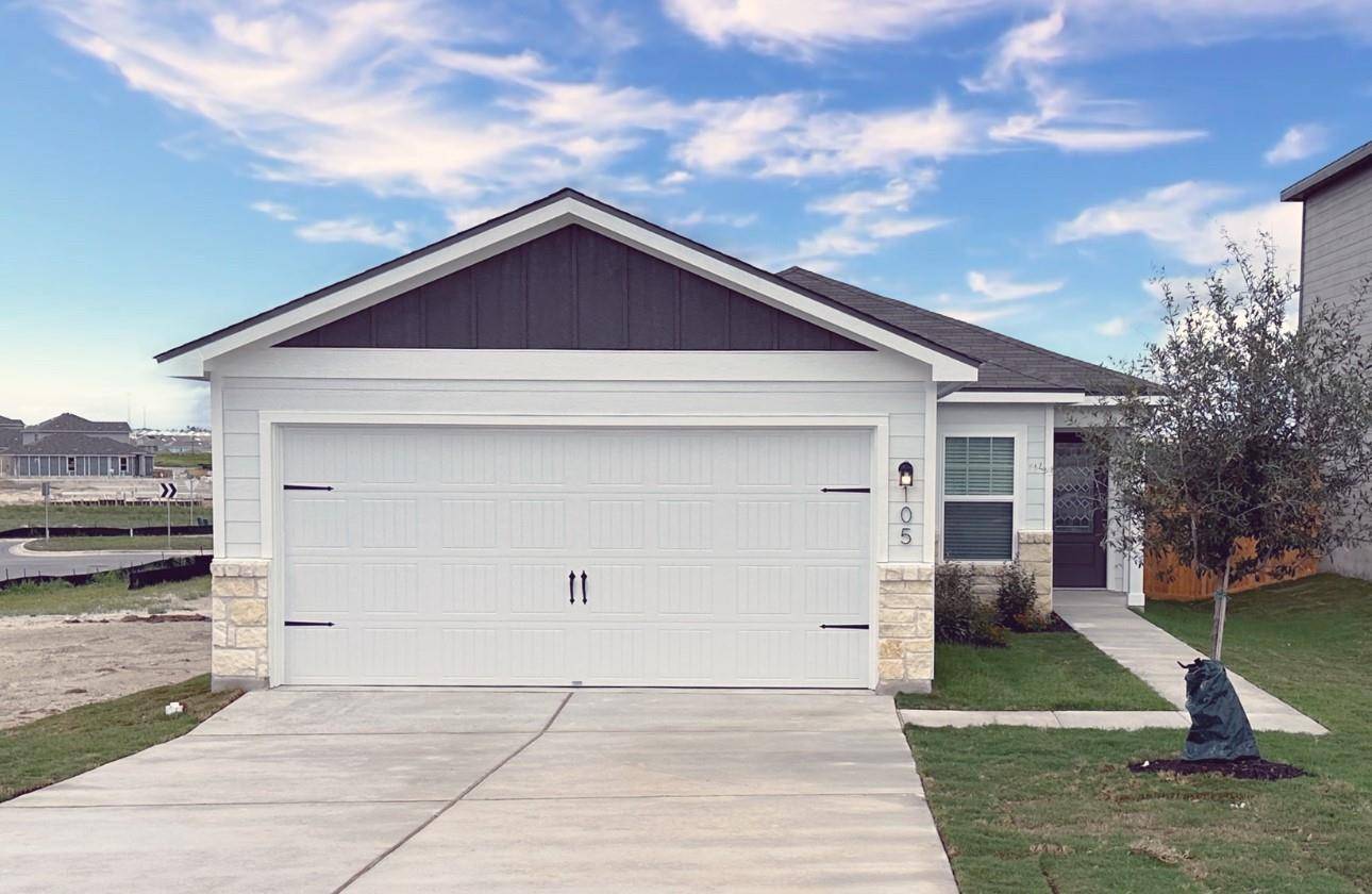 105 Captain Dooley LN, Jarrell, TX 76537