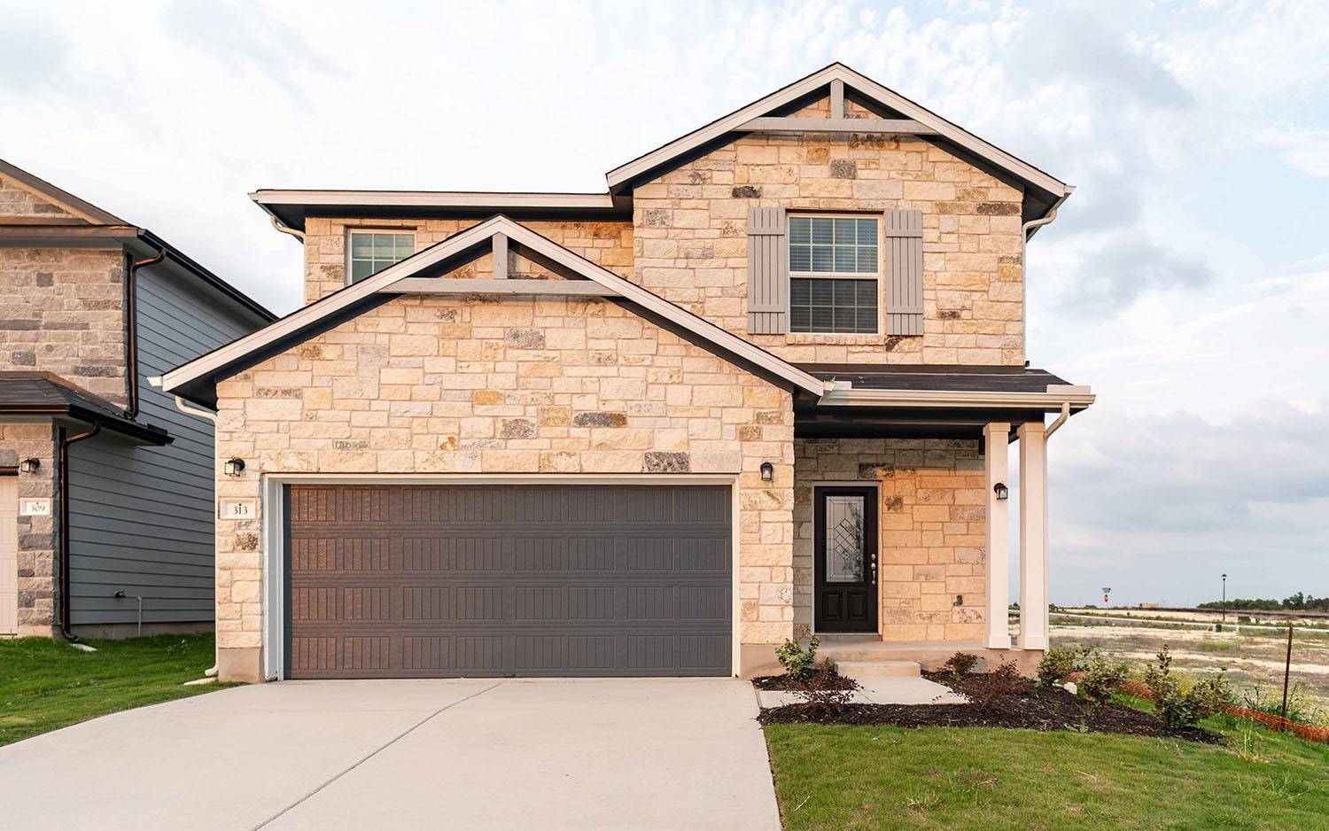 313 Blue Steel RD, Jarrell, TX 76537
