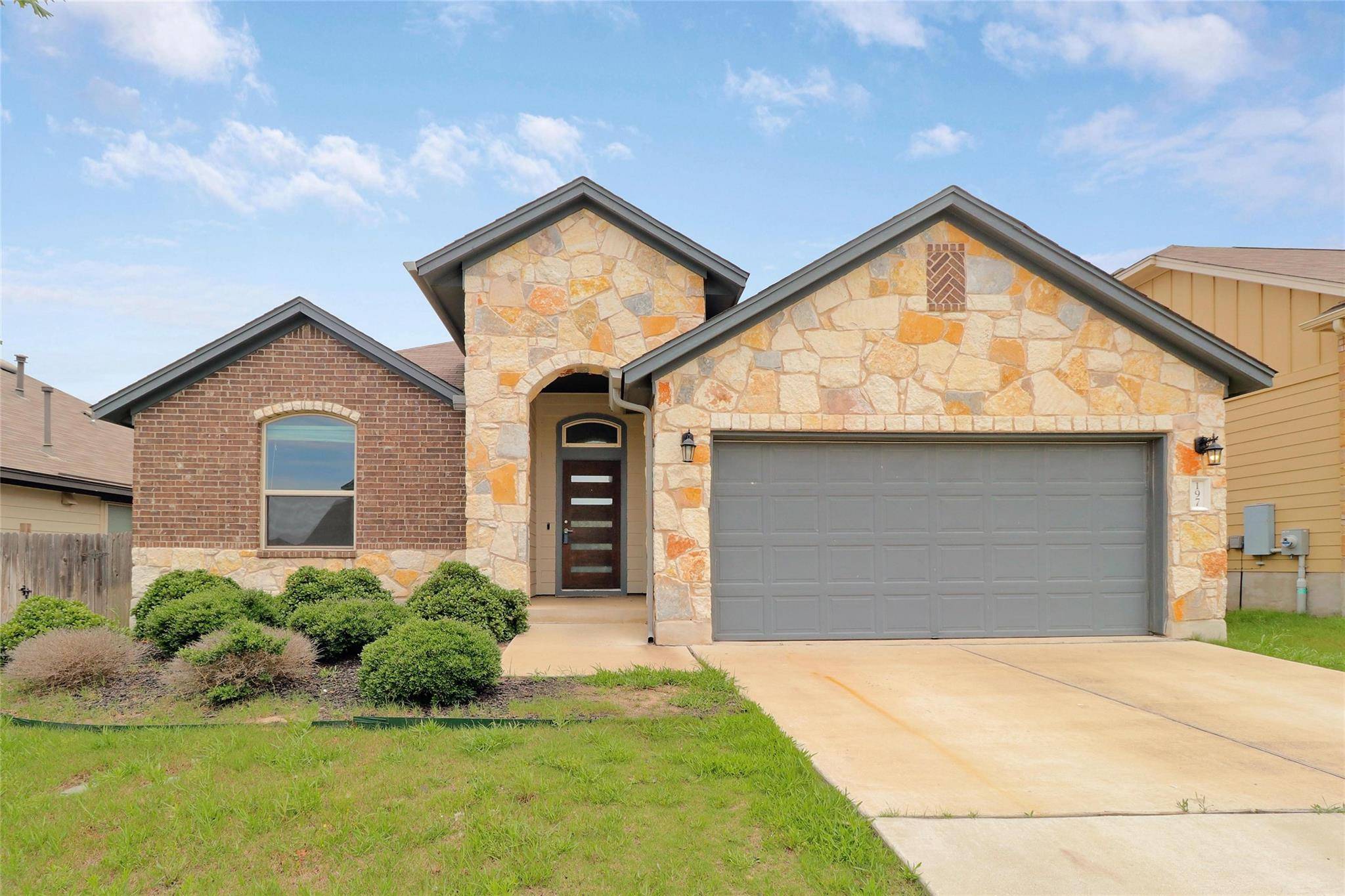 197 Limerick RD, Buda, TX 78610
