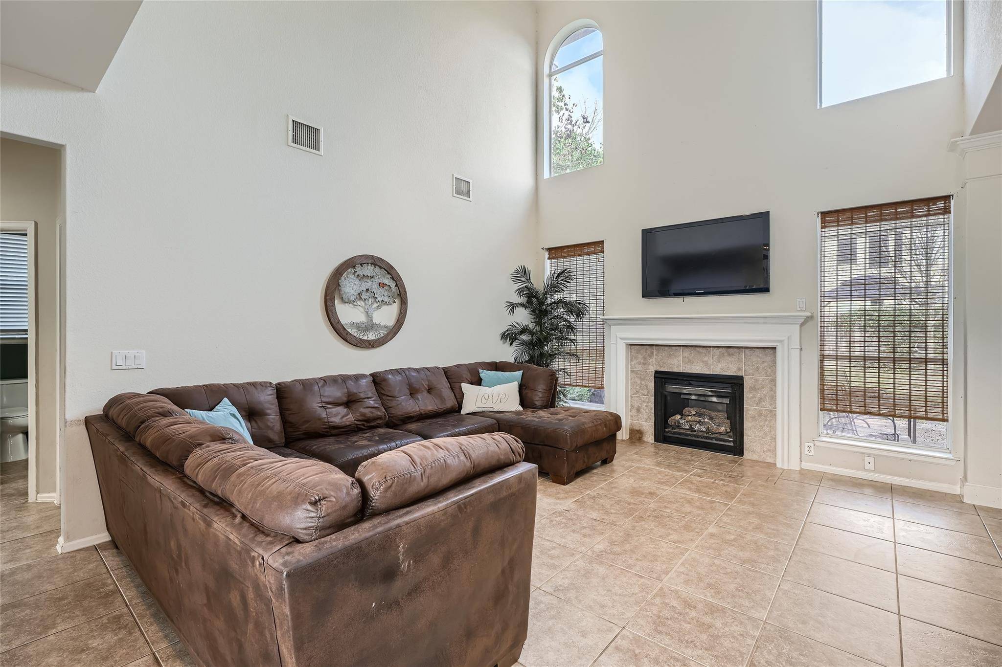 269 Camelia PKWY, Kyle, TX 78640