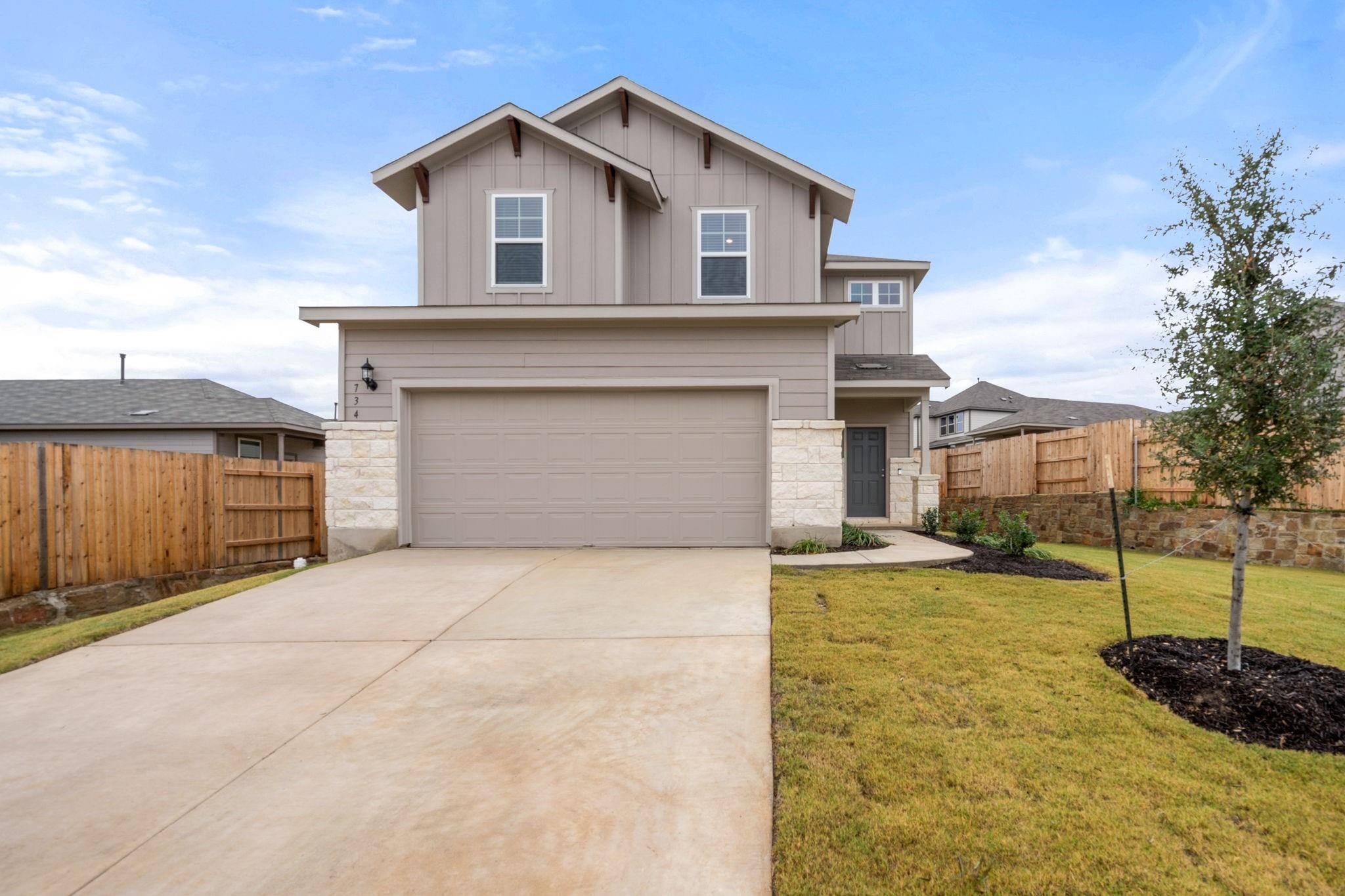 734 Papaya DR, Buda, TX 78610