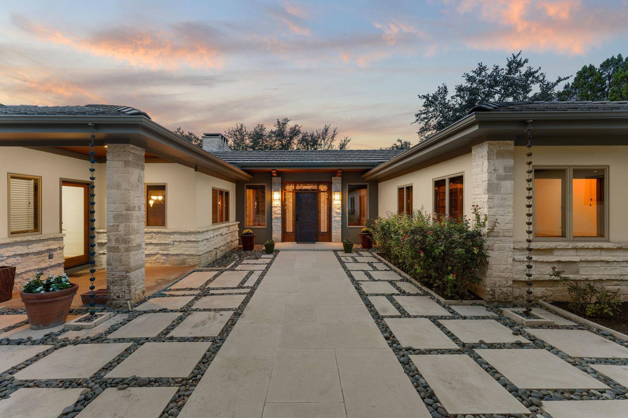 707 Hurst Creek RD, Lakeway, TX 78734