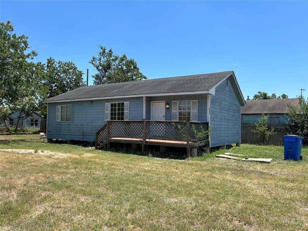 601 S Doak ST, Taylor, TX 76574