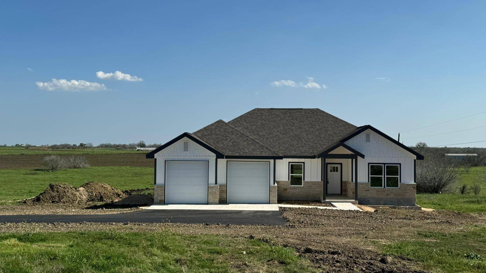 2455 Partnership Rd, Seguin, TX 78155
