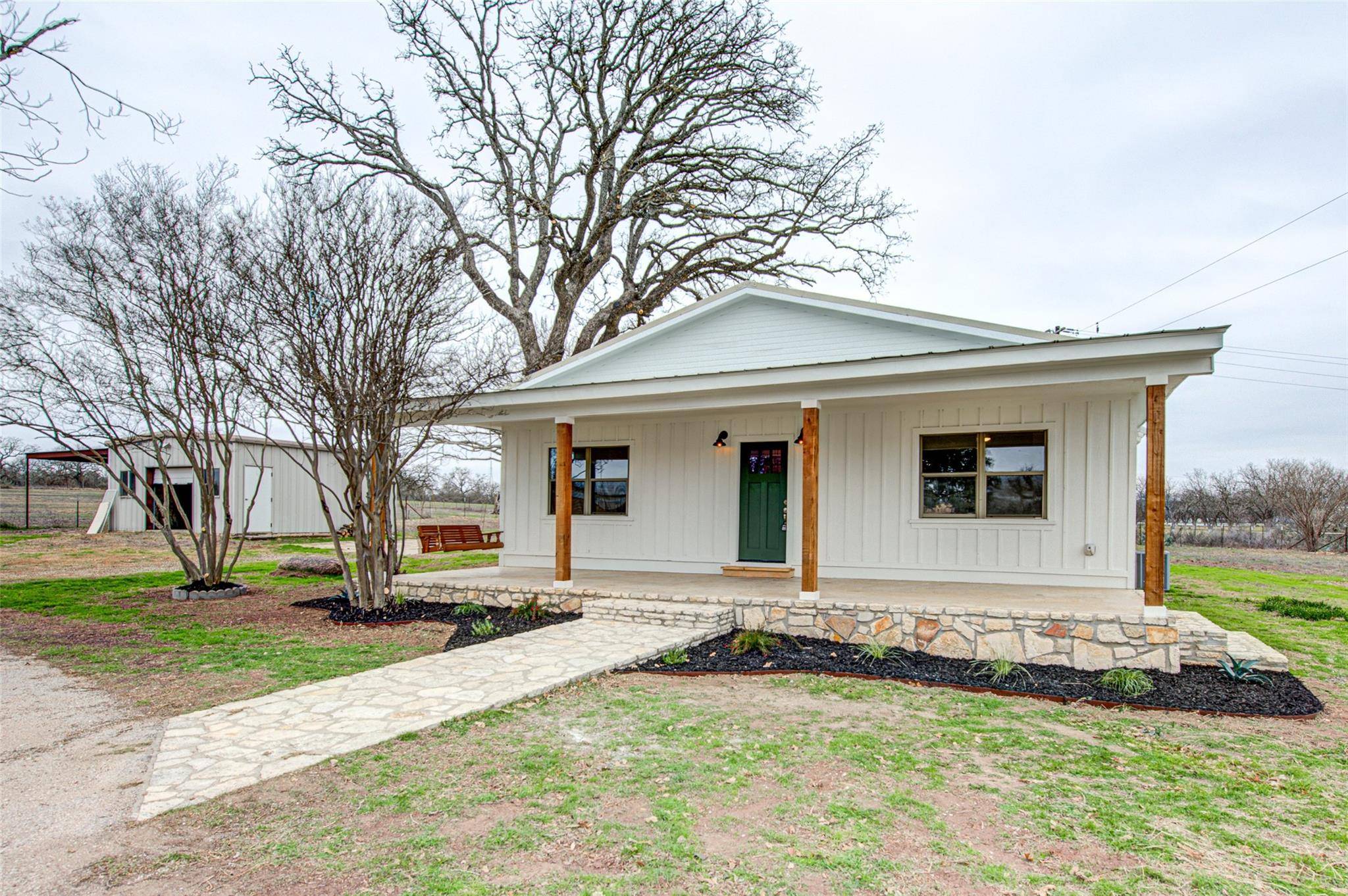 126 Lyda LN, Marble Falls, TX 78654
