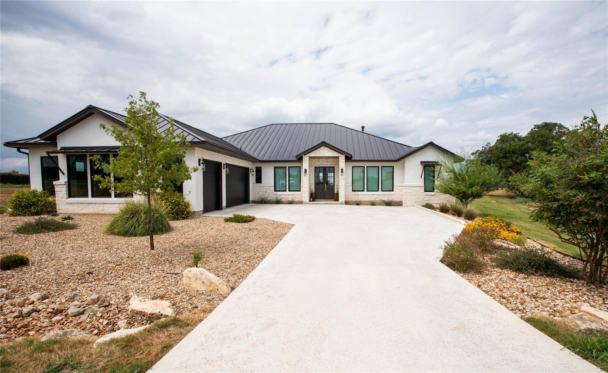 25508 Kahala Sunset CT, Spicewood, TX 78669