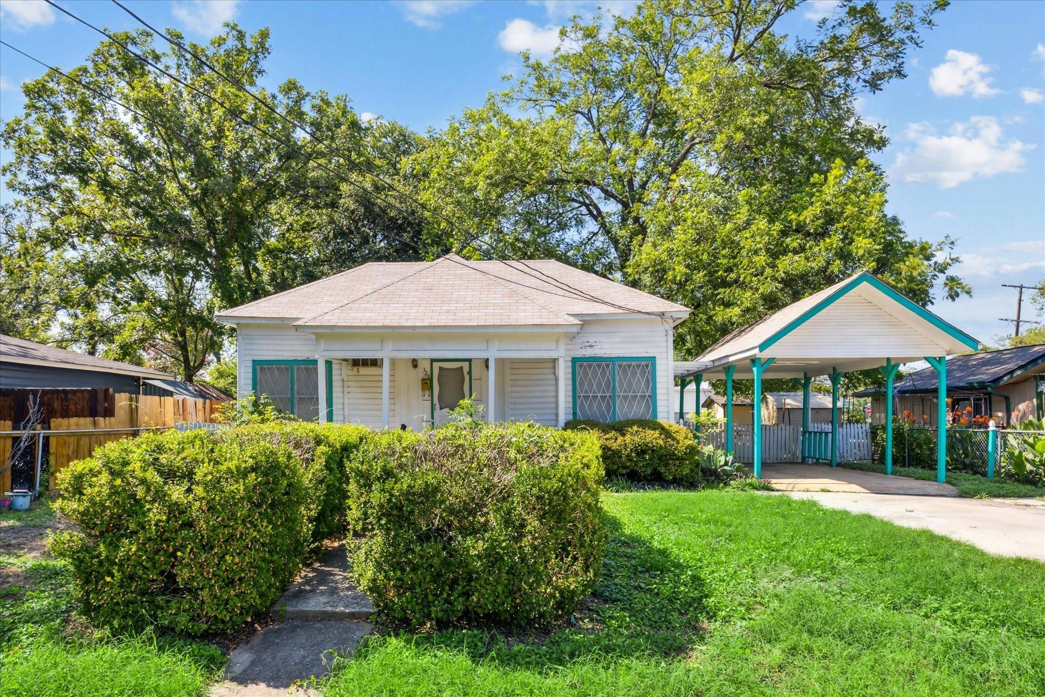 329 E Grove ST, San Marcos, TX 78666