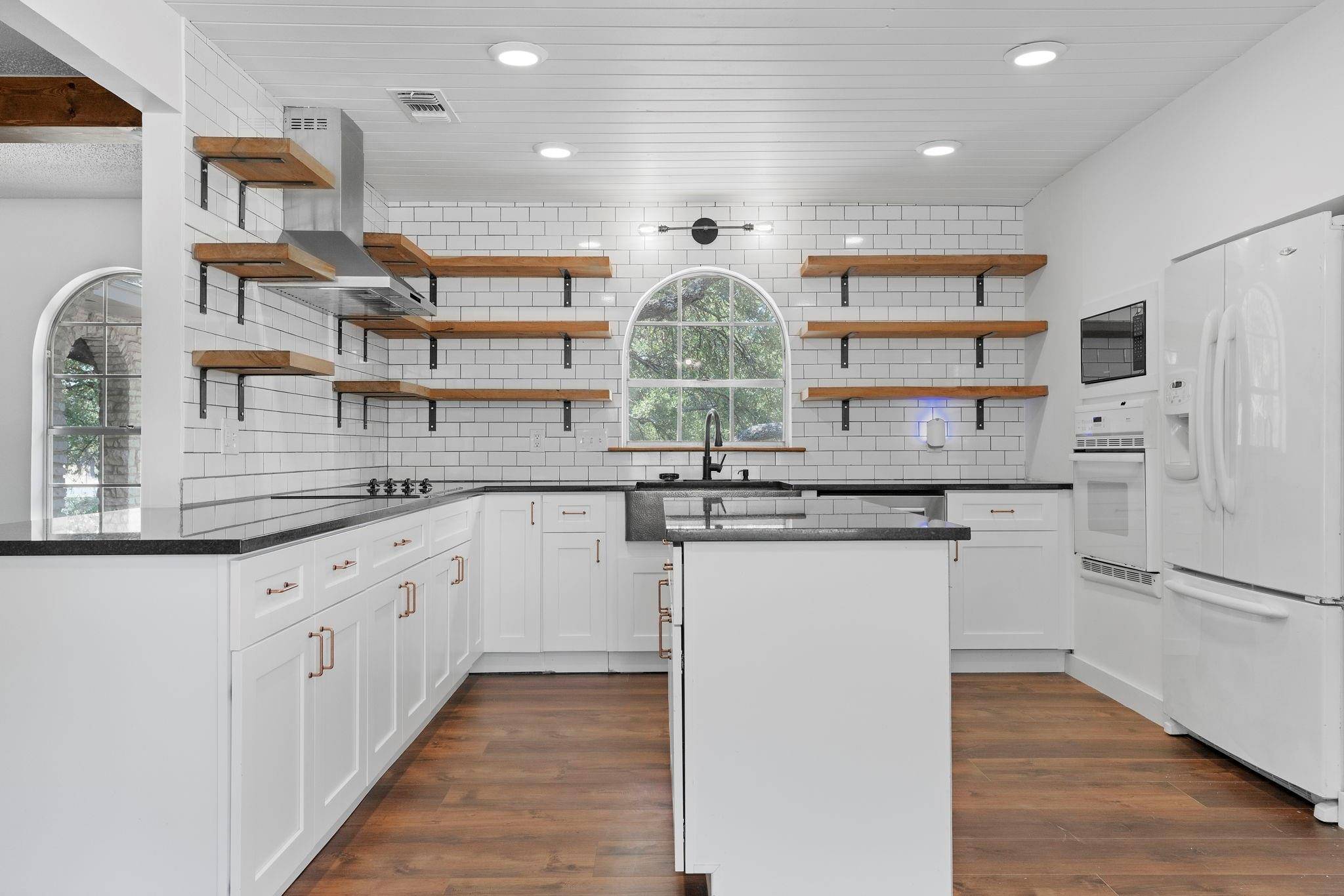 100 Woodcrest RD, Georgetown, TX 78633