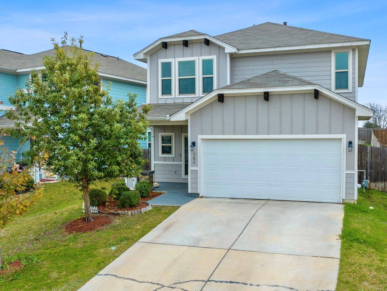 584 Twisted Oaks LN, Buda, TX 78610