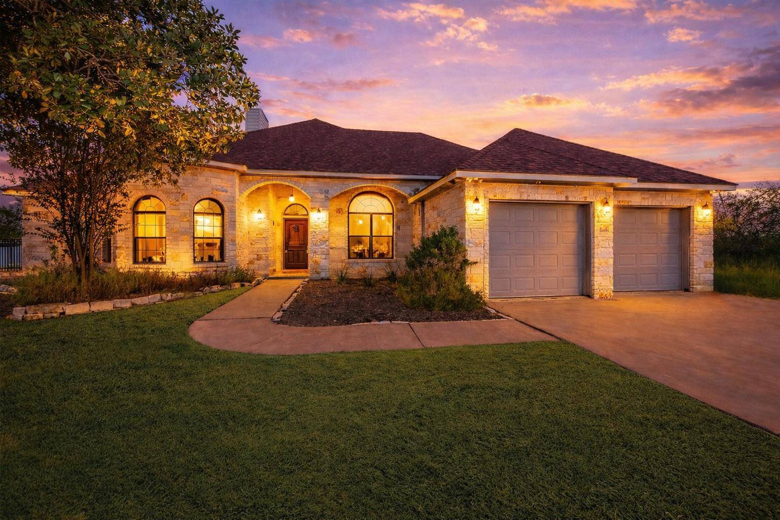 127 Eleanor LN, Bastrop, TX 78602