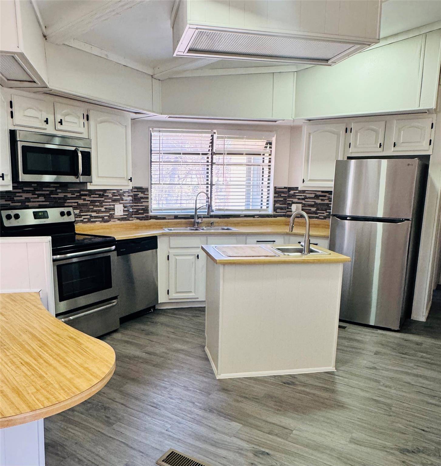 1306 Deep Forest DR, Marble Falls, TX 78654