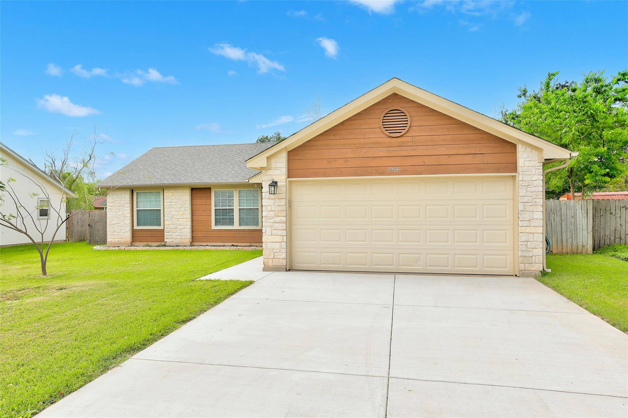 1901 Prairie Star LN, Round Rock, TX 78664
