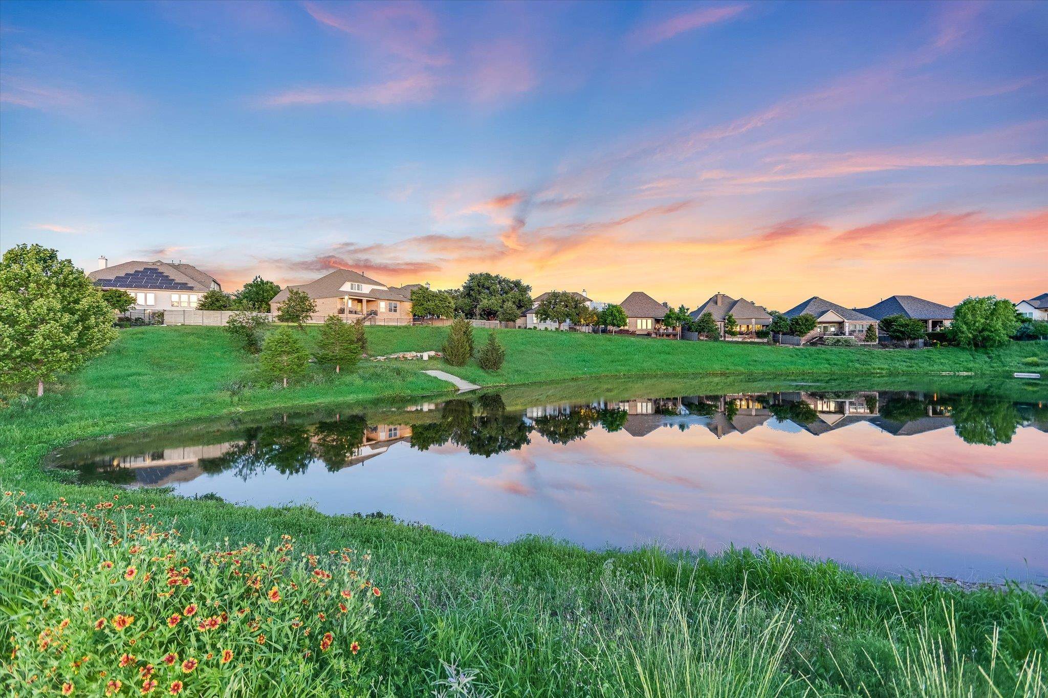 216 Canyon View RD, Georgetown, TX 78628