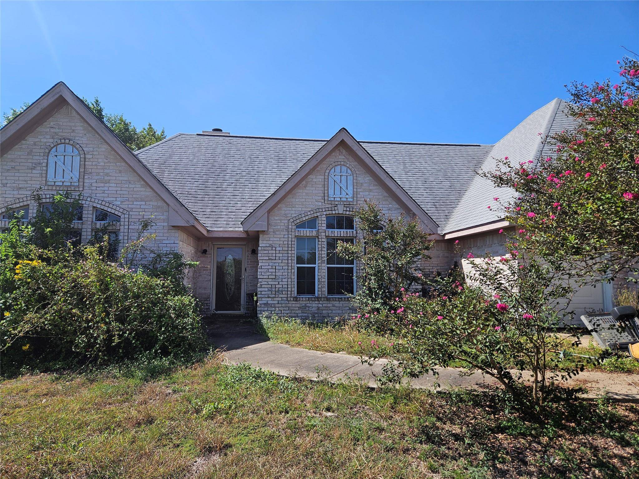 336 Crest Circle DR, San Marcos, TX 78666