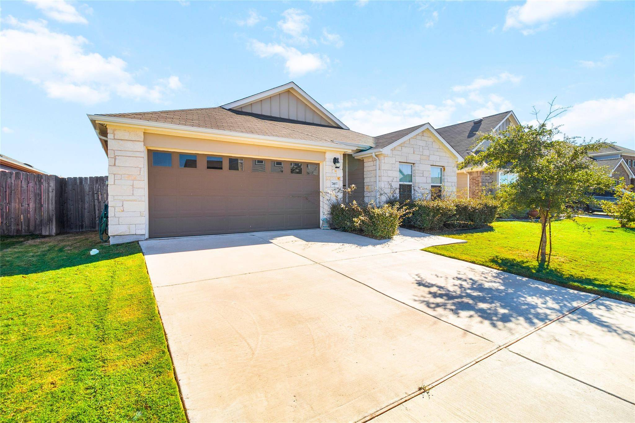 7407 Grenadine Bloom BND, Del Valle, TX 78617