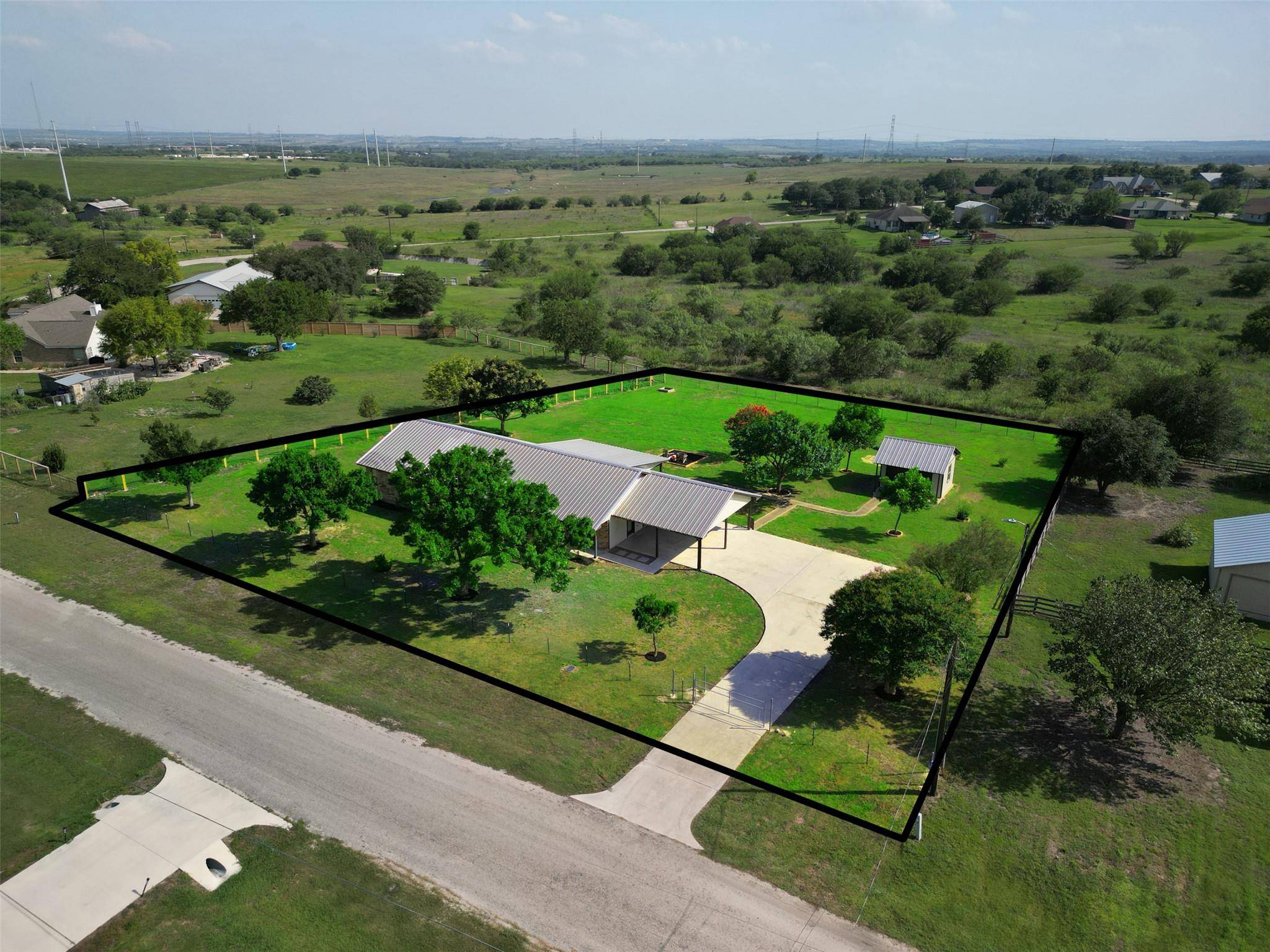 913 Ridge DR, San Marcos, TX 78666