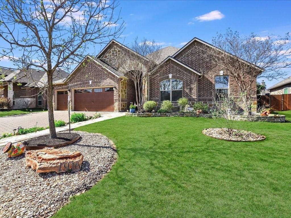 1916 Los Santos DR, San Marcos, TX 78666