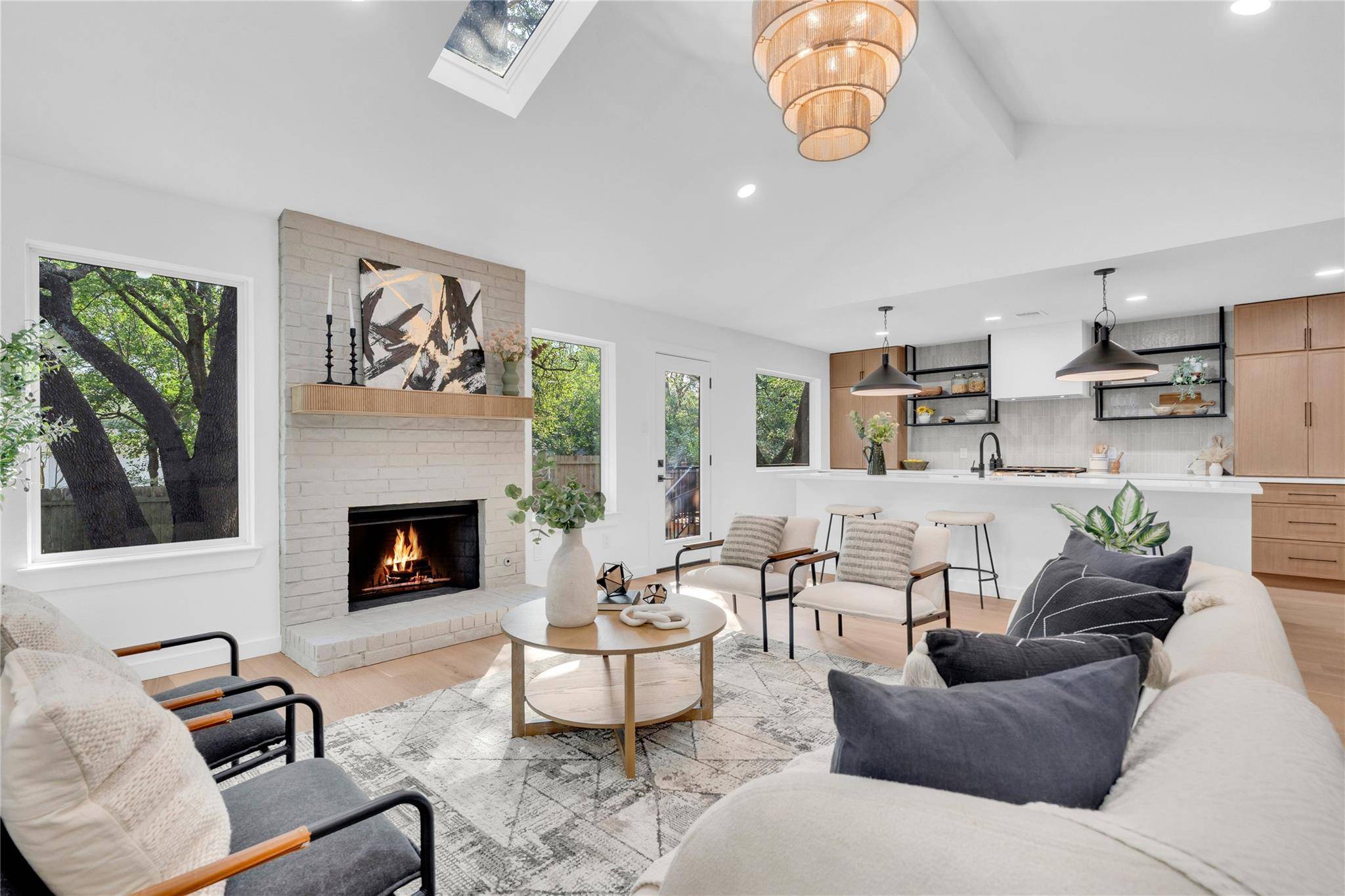3902 Burr Oak LN, Austin, TX 78727