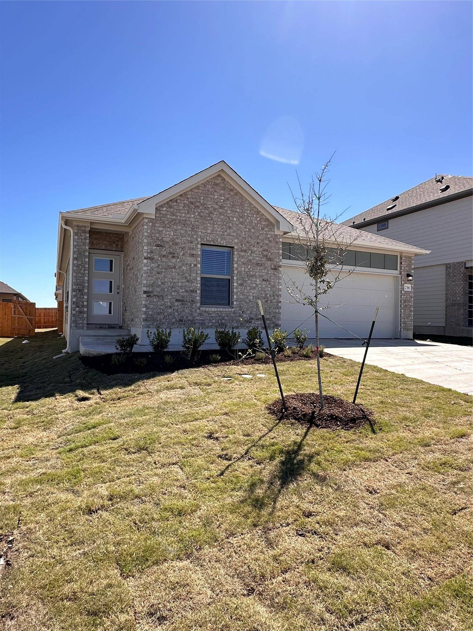 256 Lazy Lizzy RD, Jarrell, TX 76537