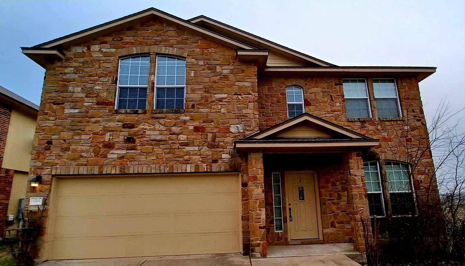 104 Coal DR, Jarrell, TX 76537