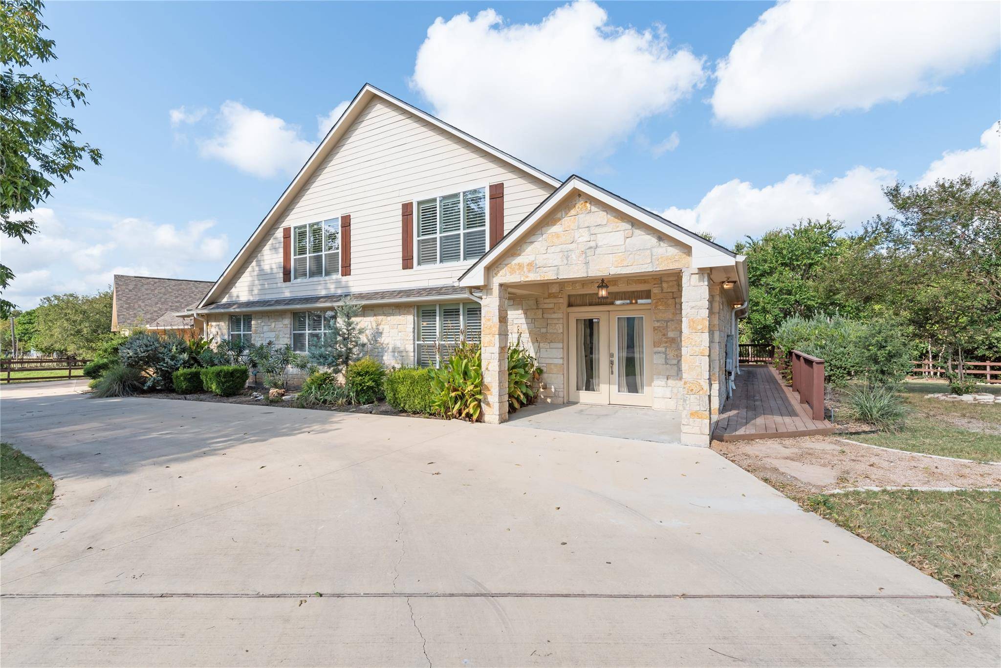 211 Moore LN, Cedar Park, TX 78613