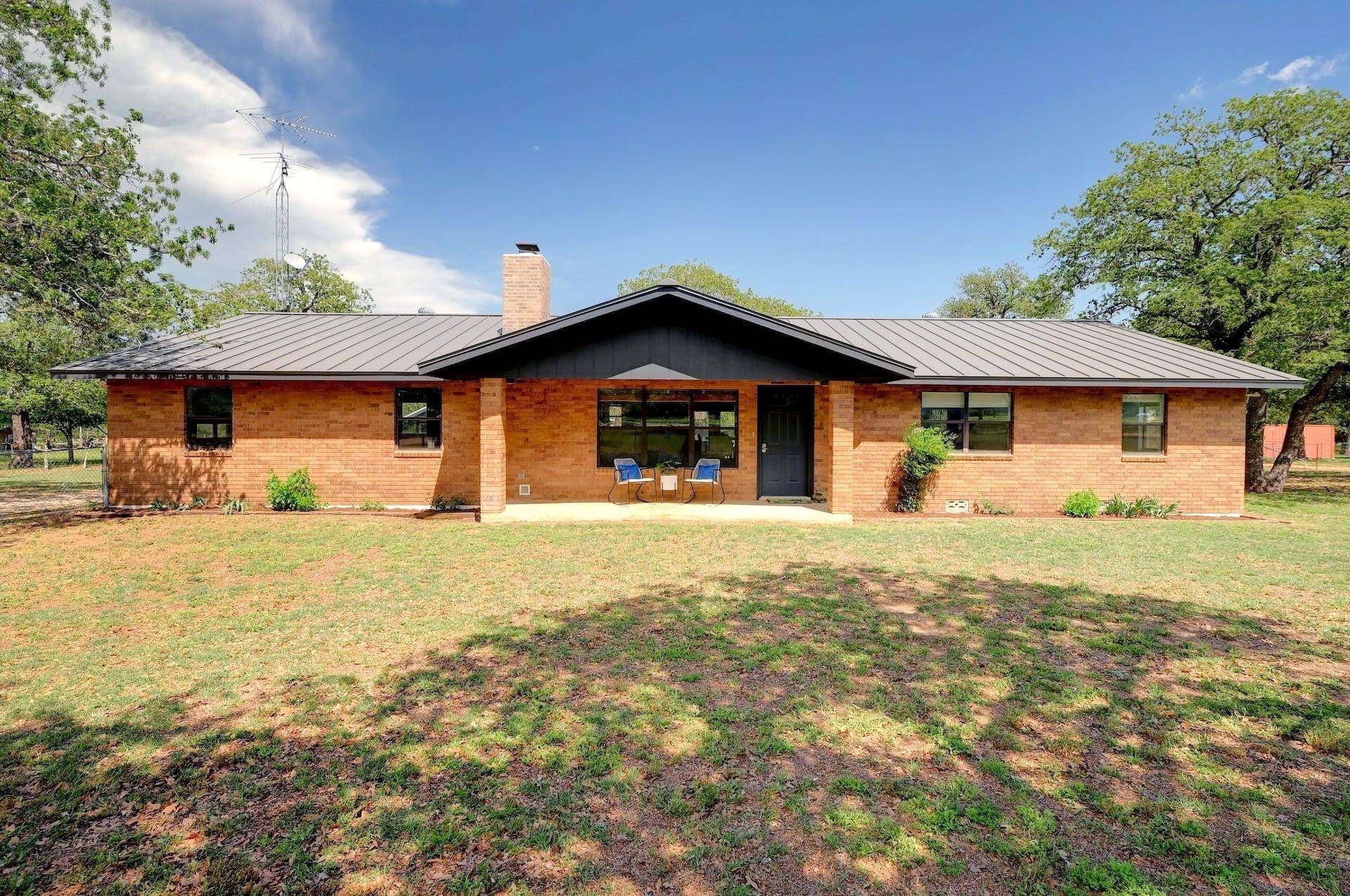 539 Woodland DR, Fredericksburg, TX 78624