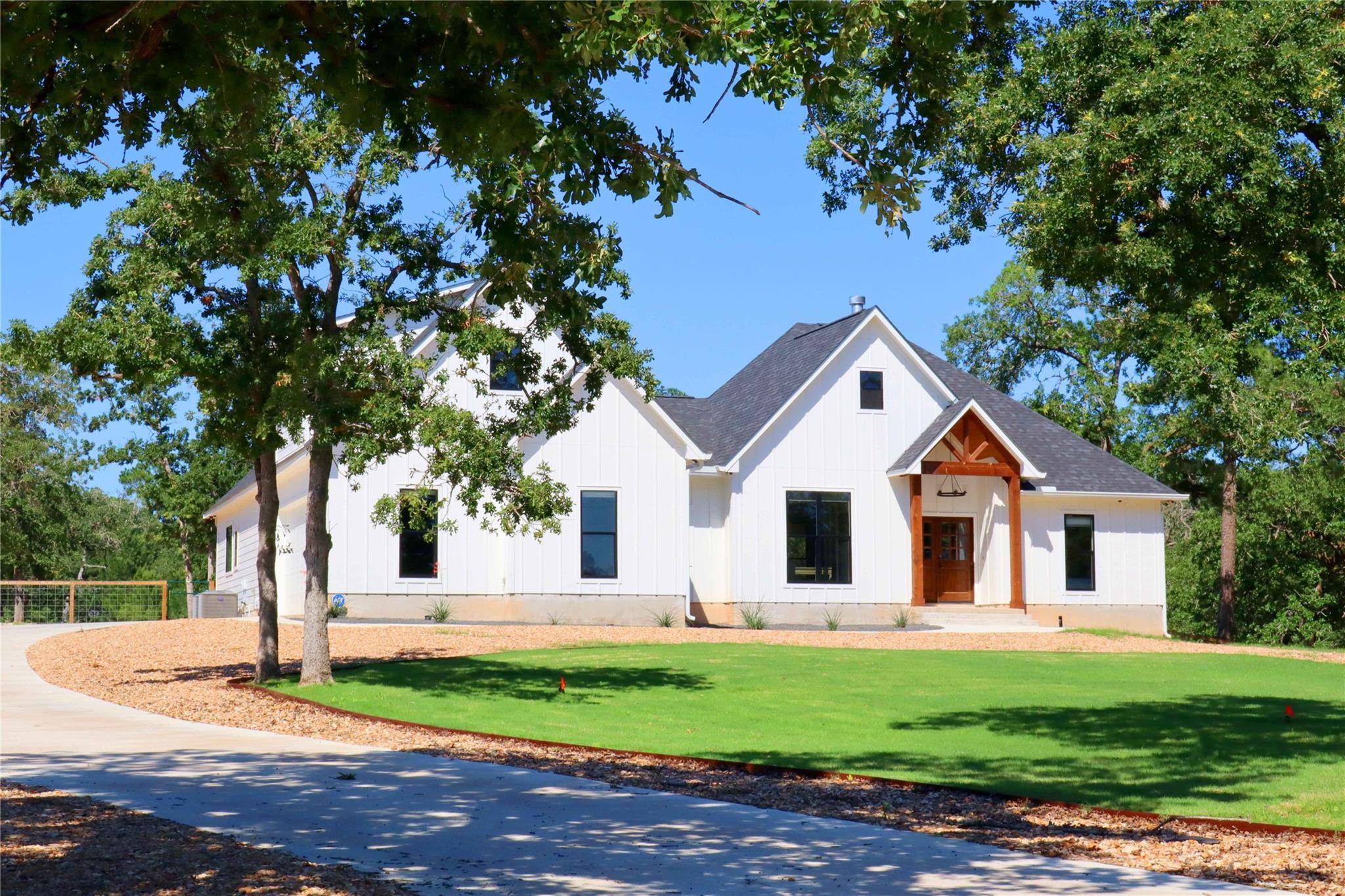 145 Colovista DR, Bastrop, TX 78602