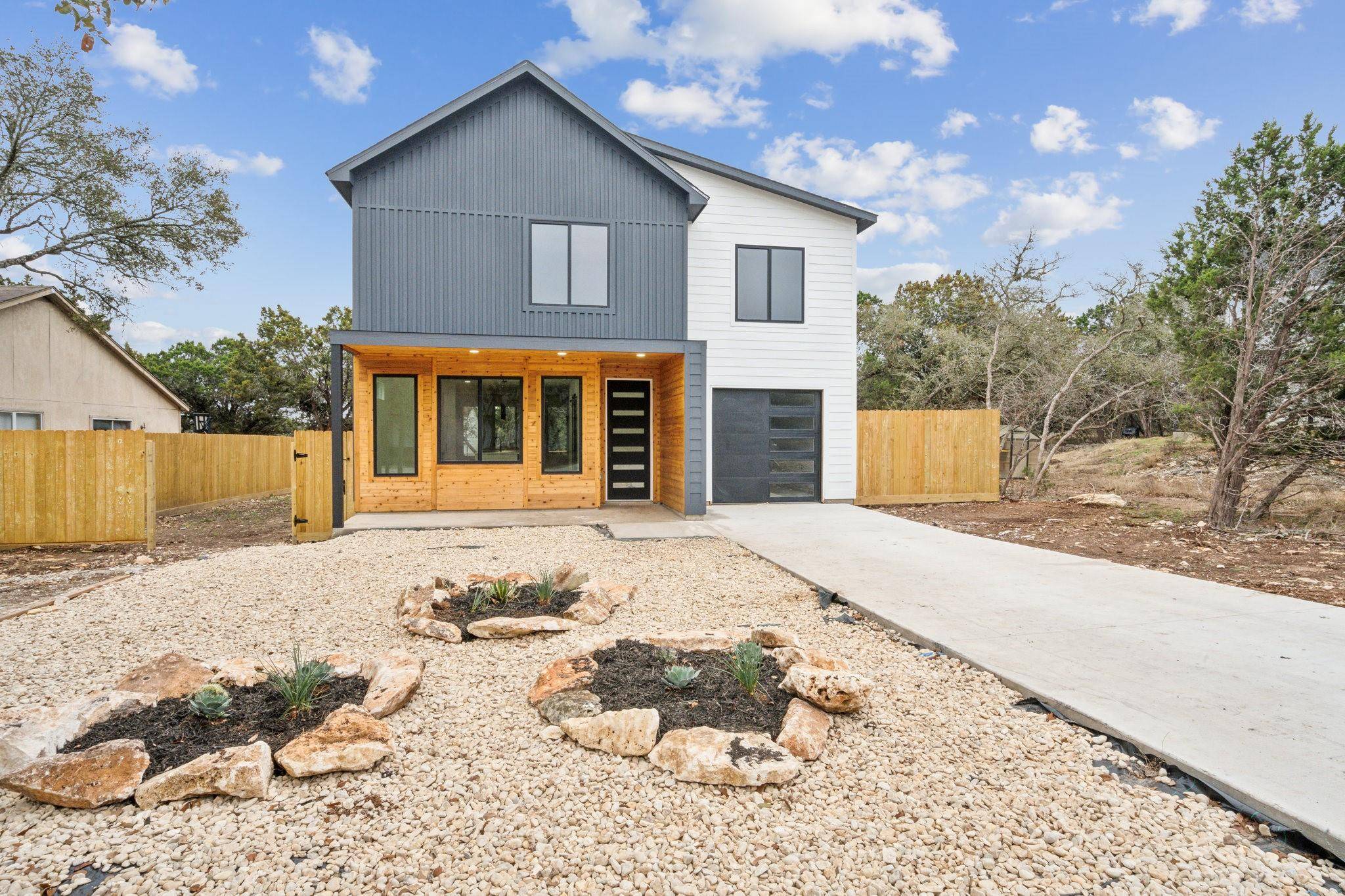 29 Woodacre DR, Wimberley, TX 78676