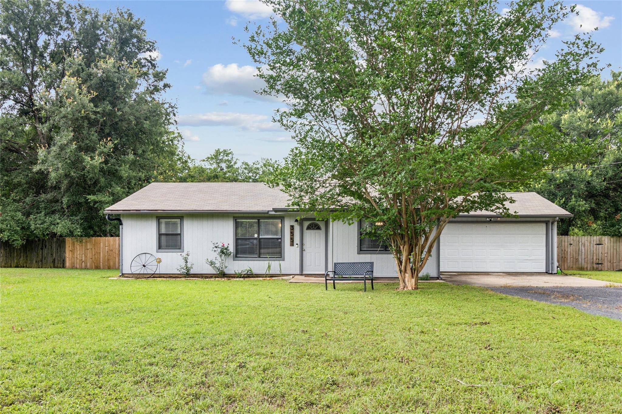 355 W Keanahalululu LN, Bastrop, TX 78602
