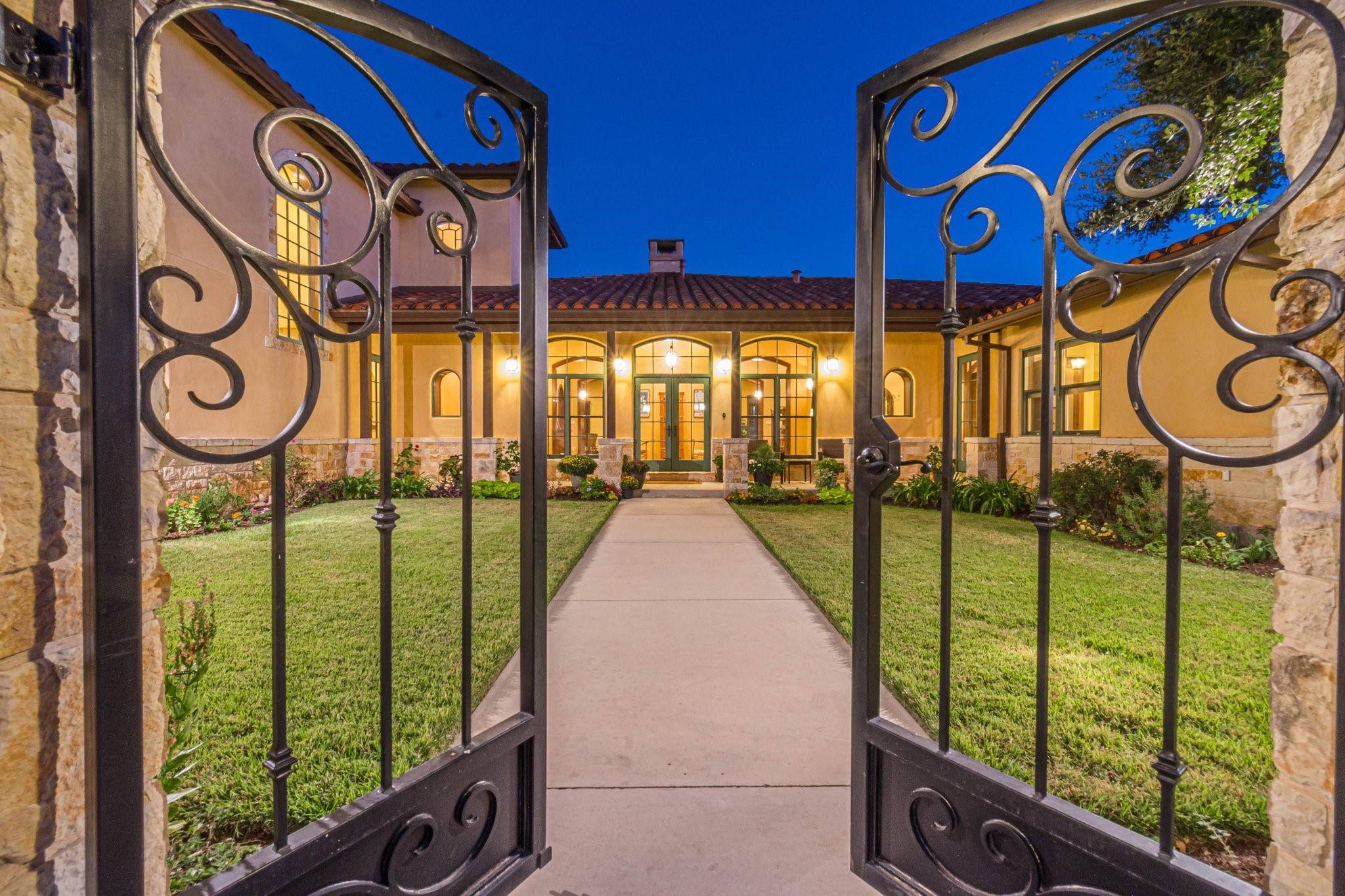 214 Lazy LN, San Marcos, TX 78666