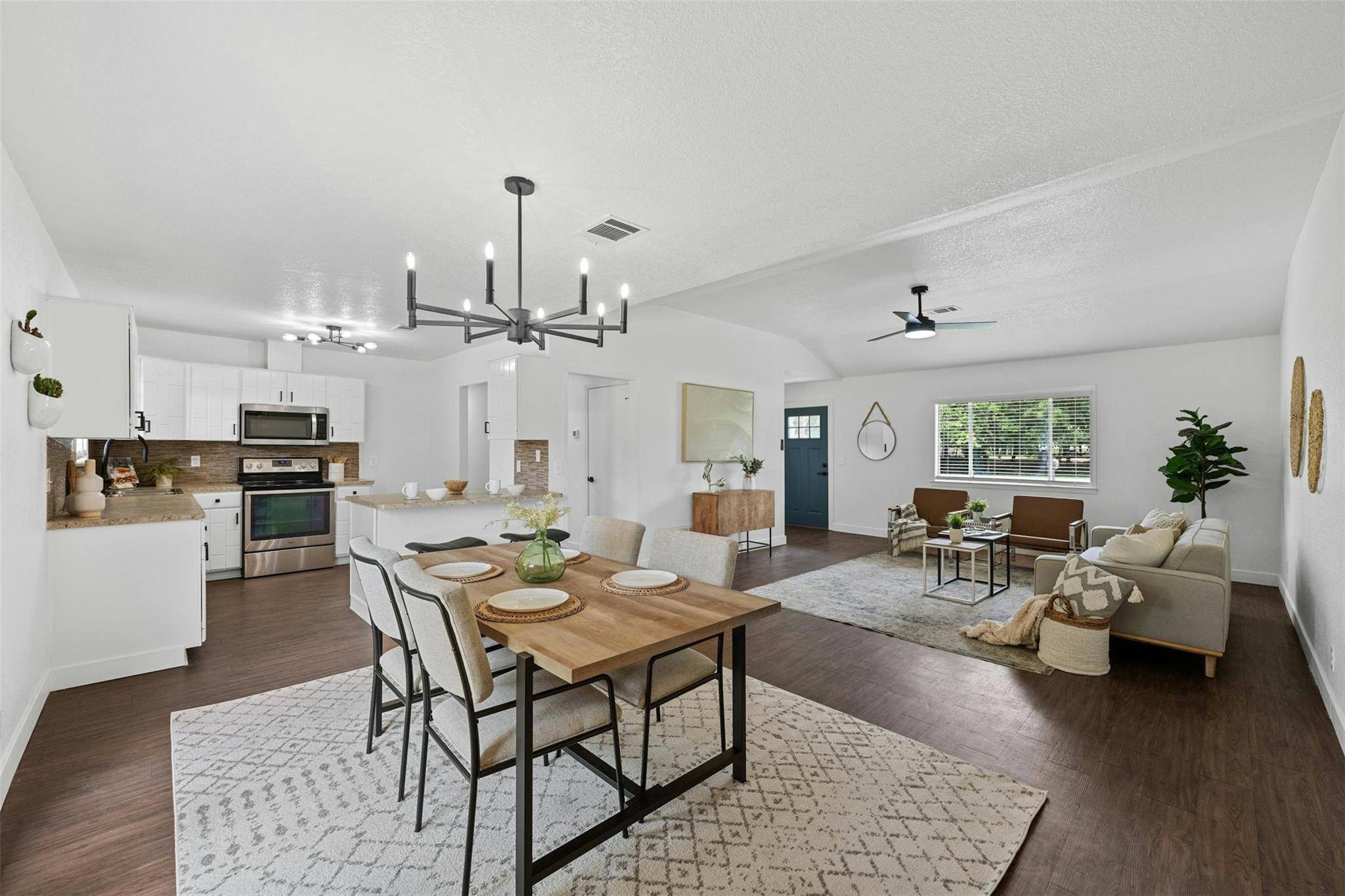 150 Lba DR, Bastrop, TX 78602