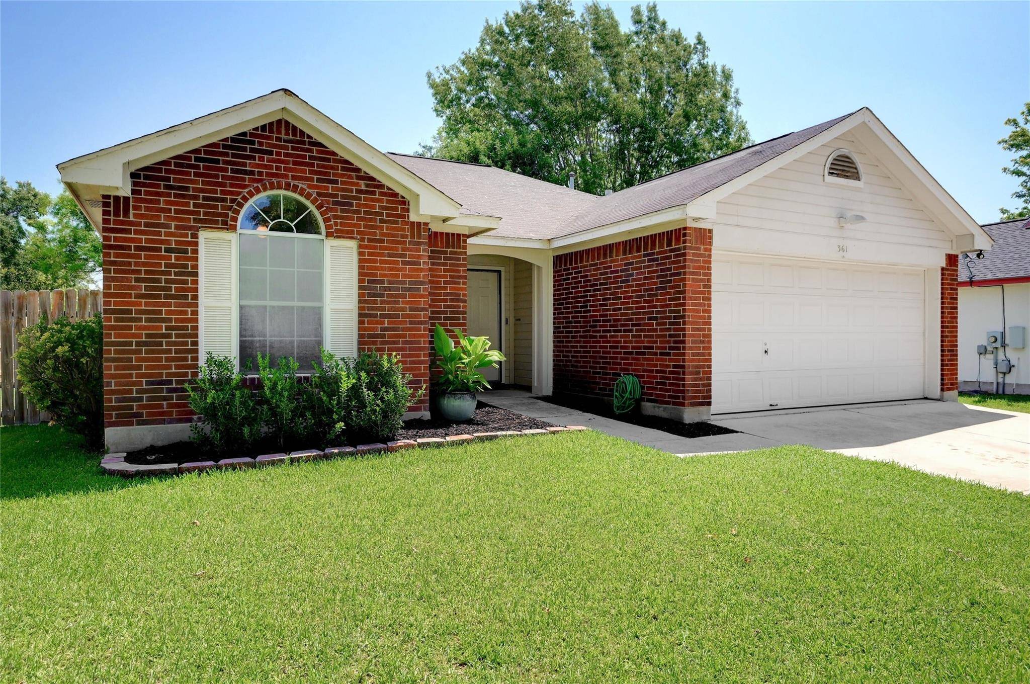 361 Dashelle RUN, Kyle, TX 78640