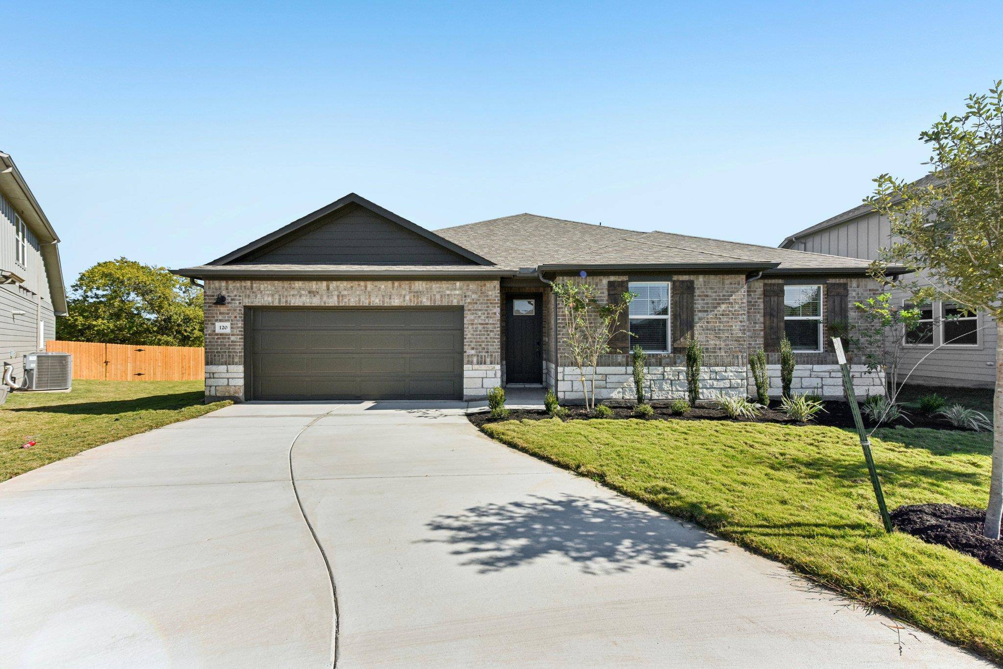 120 Divisadero DR, Hutto, TX 78634