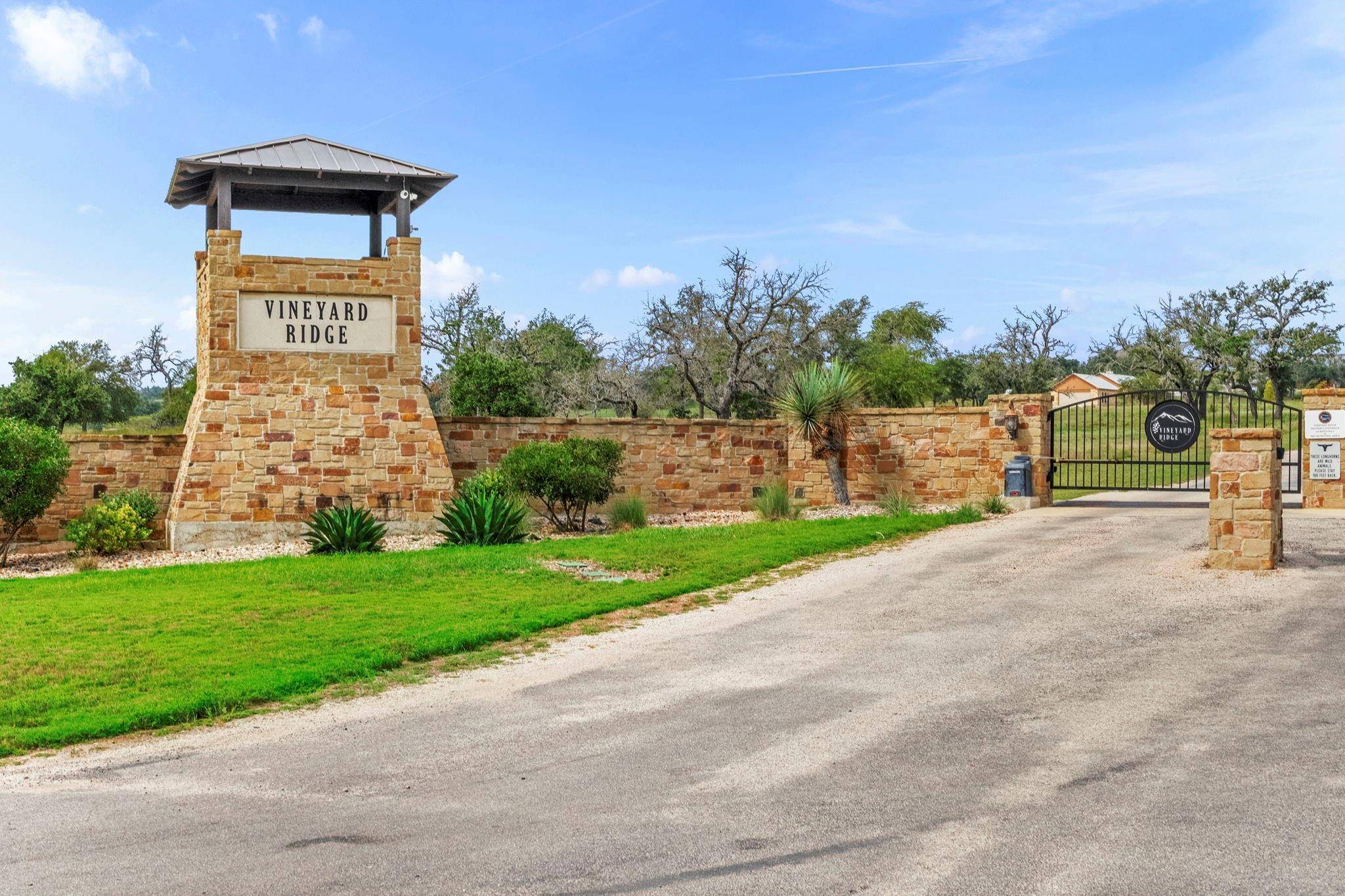 00 Axis Circle, Fredericksburg, TX 78624