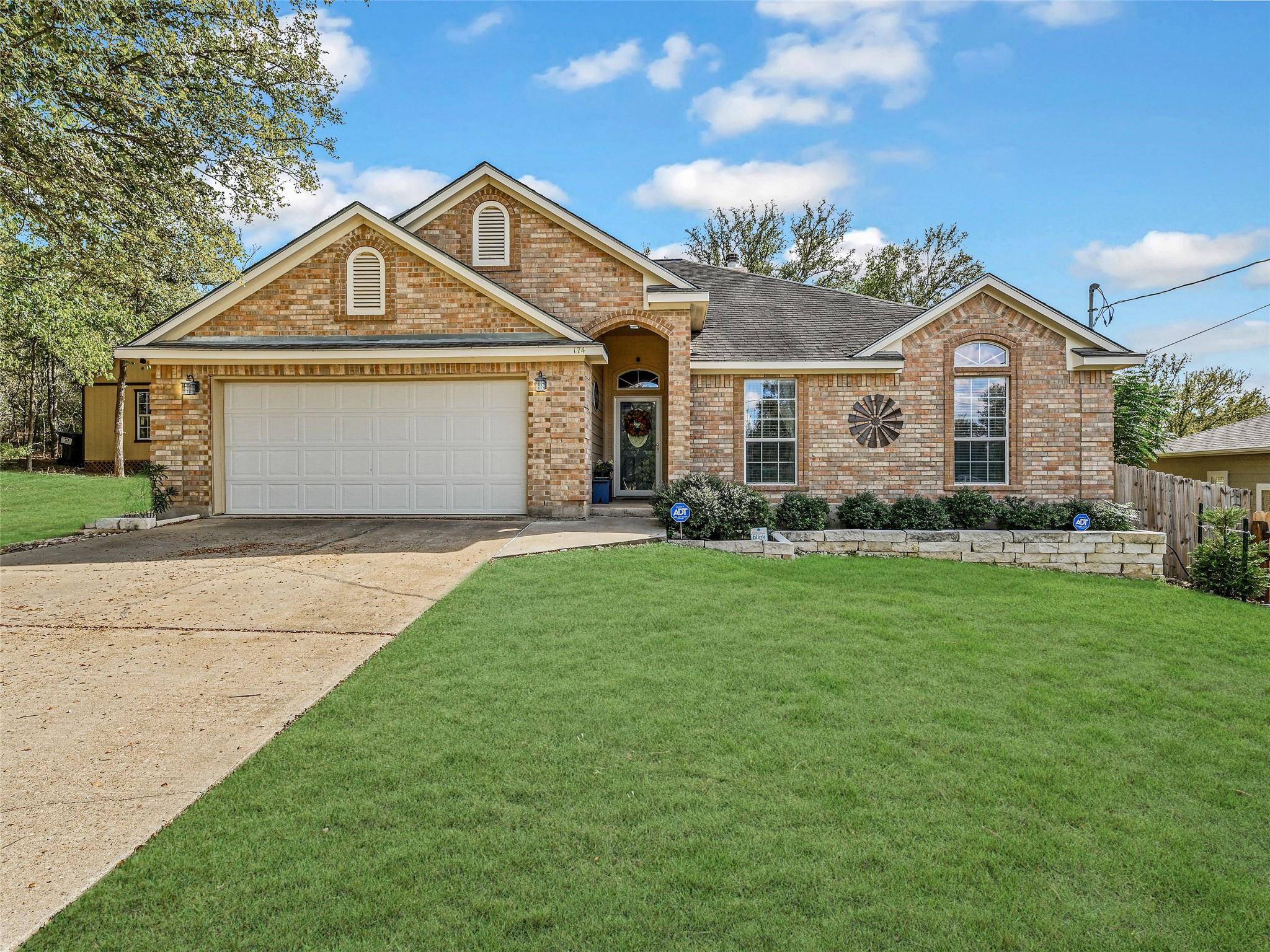 174 & 176 Nuuanu LN, Bastrop, TX 78602