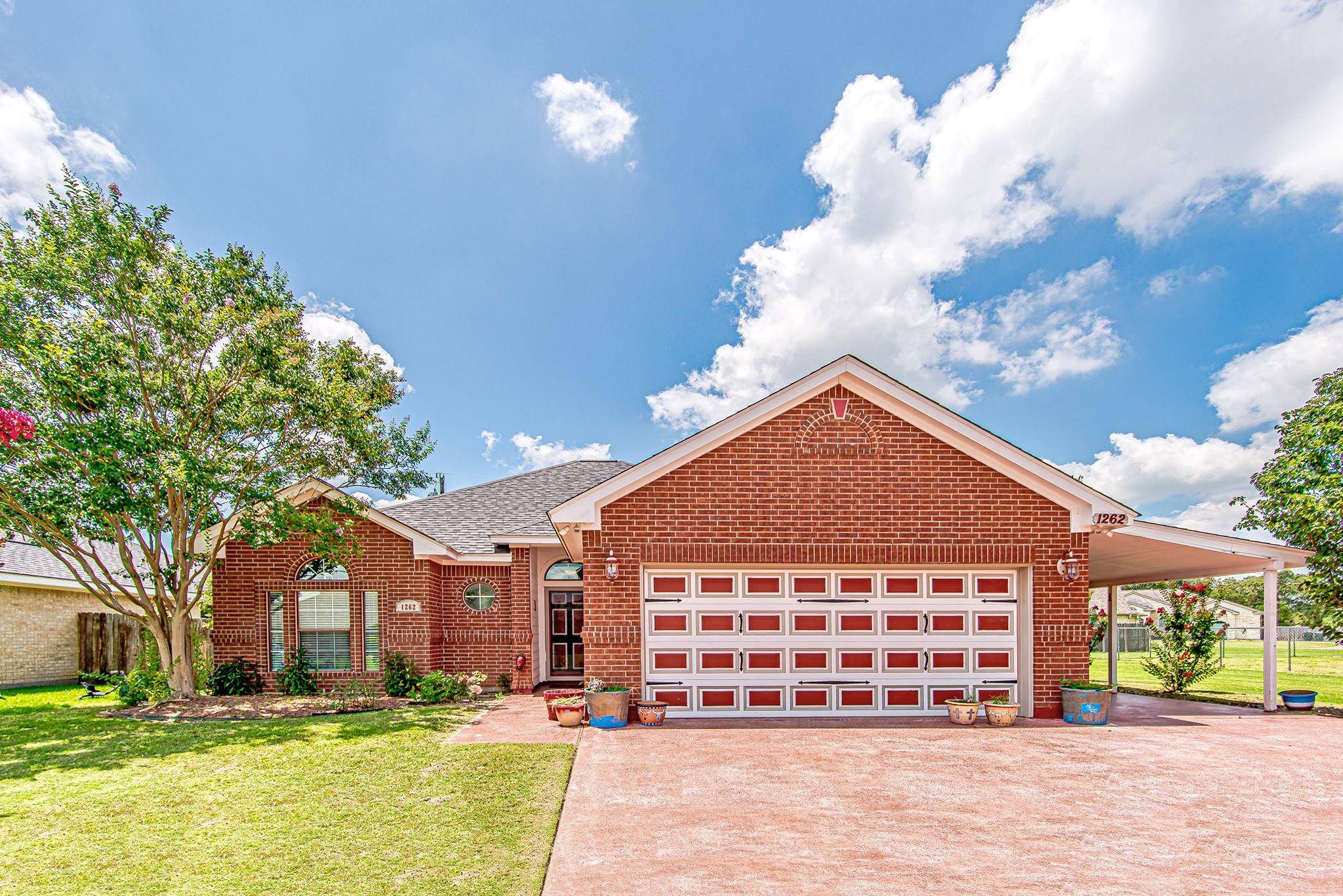 1262 E Washington ST, Giddings, TX 78942