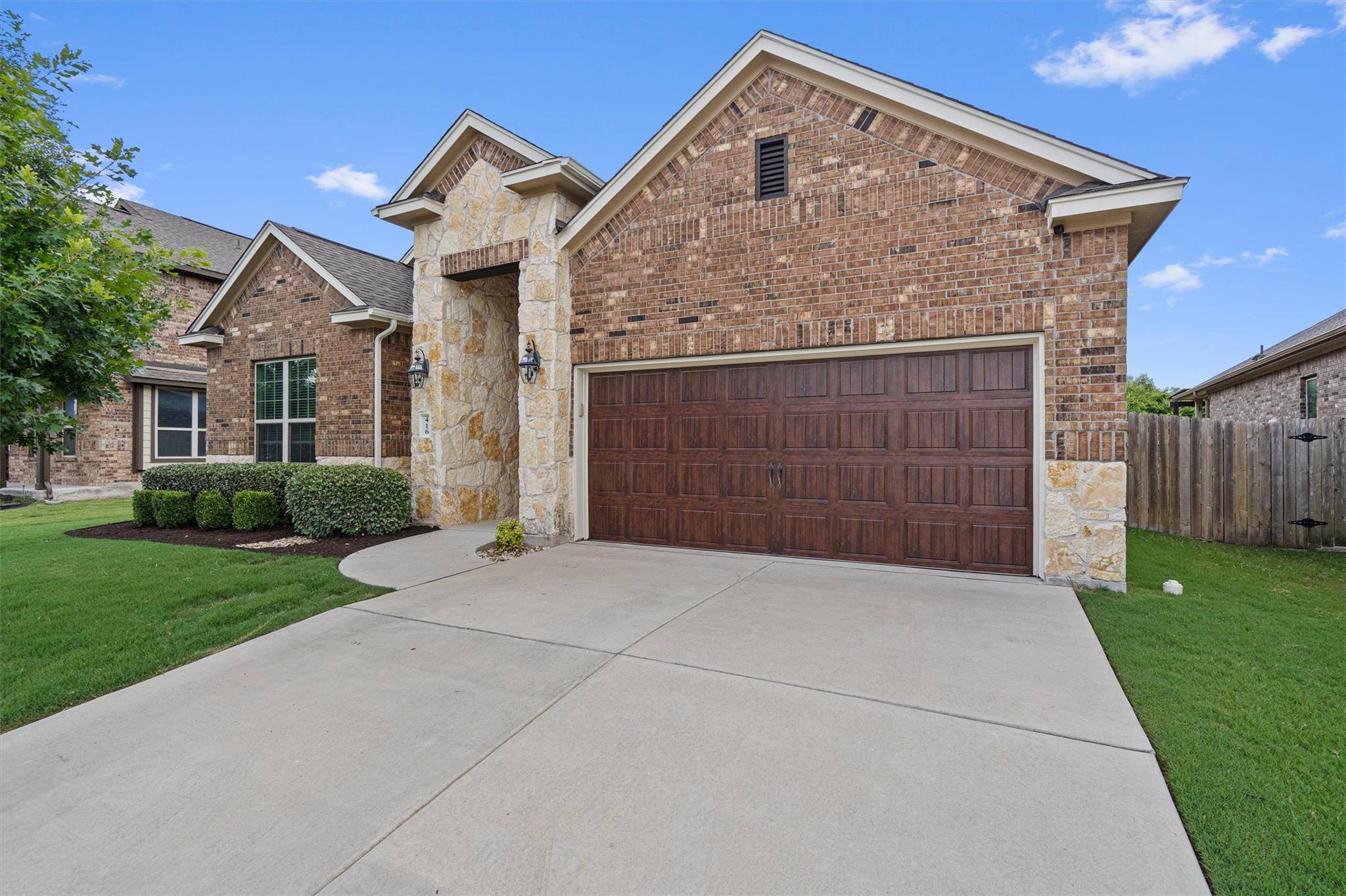416 Hereford LOOP, Hutto, TX 78634