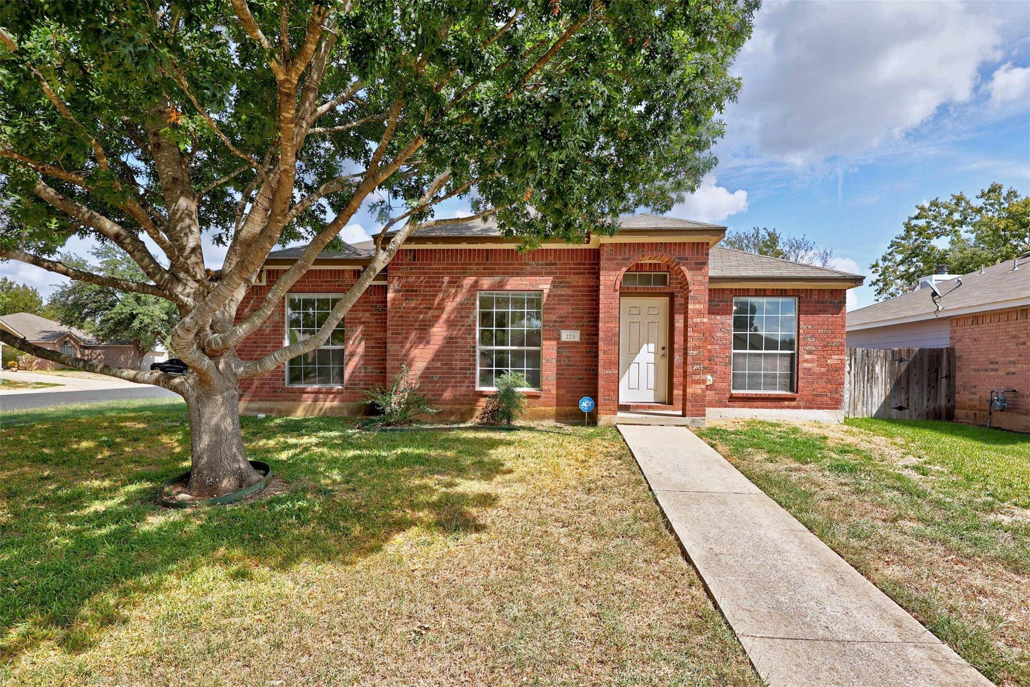 223 Claris LN, Georgetown, TX 78626