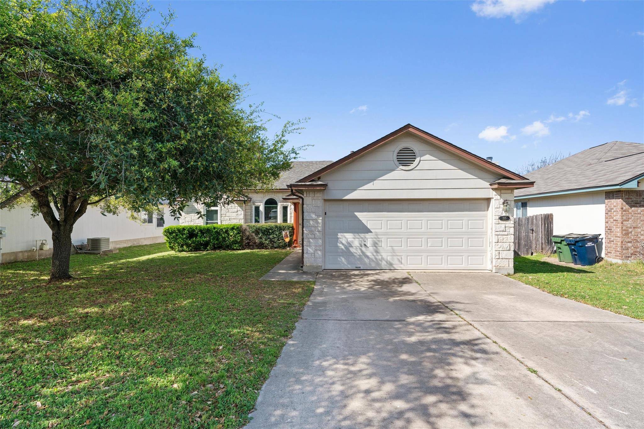 215 Lakemont DR, Hutto, TX 78634