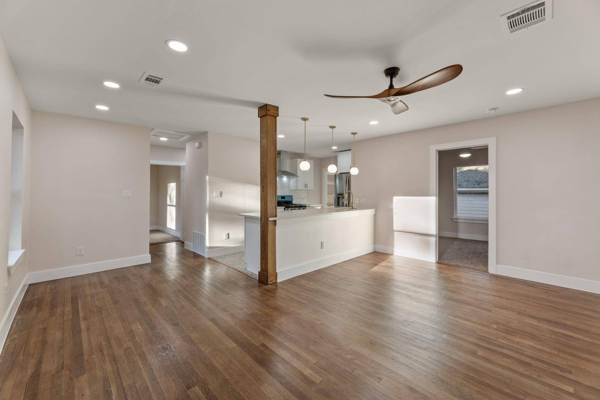 216 Armstrong ST, San Marcos, TX 78666