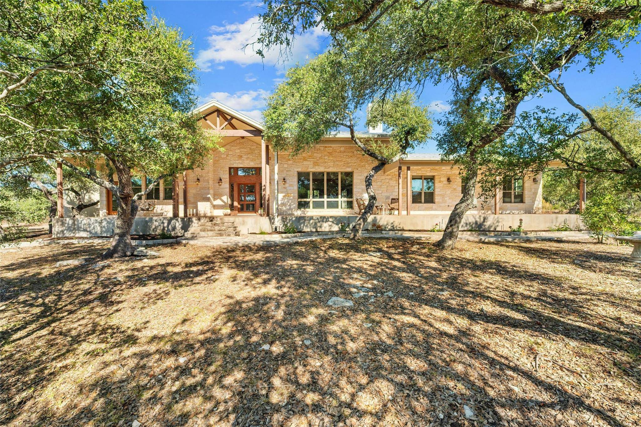 857 Cherry Bark LN, Dripping Springs, TX 78620